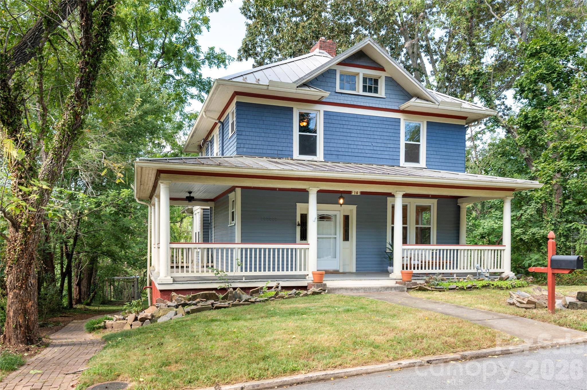 16 West ST, Asheville, NC 28801