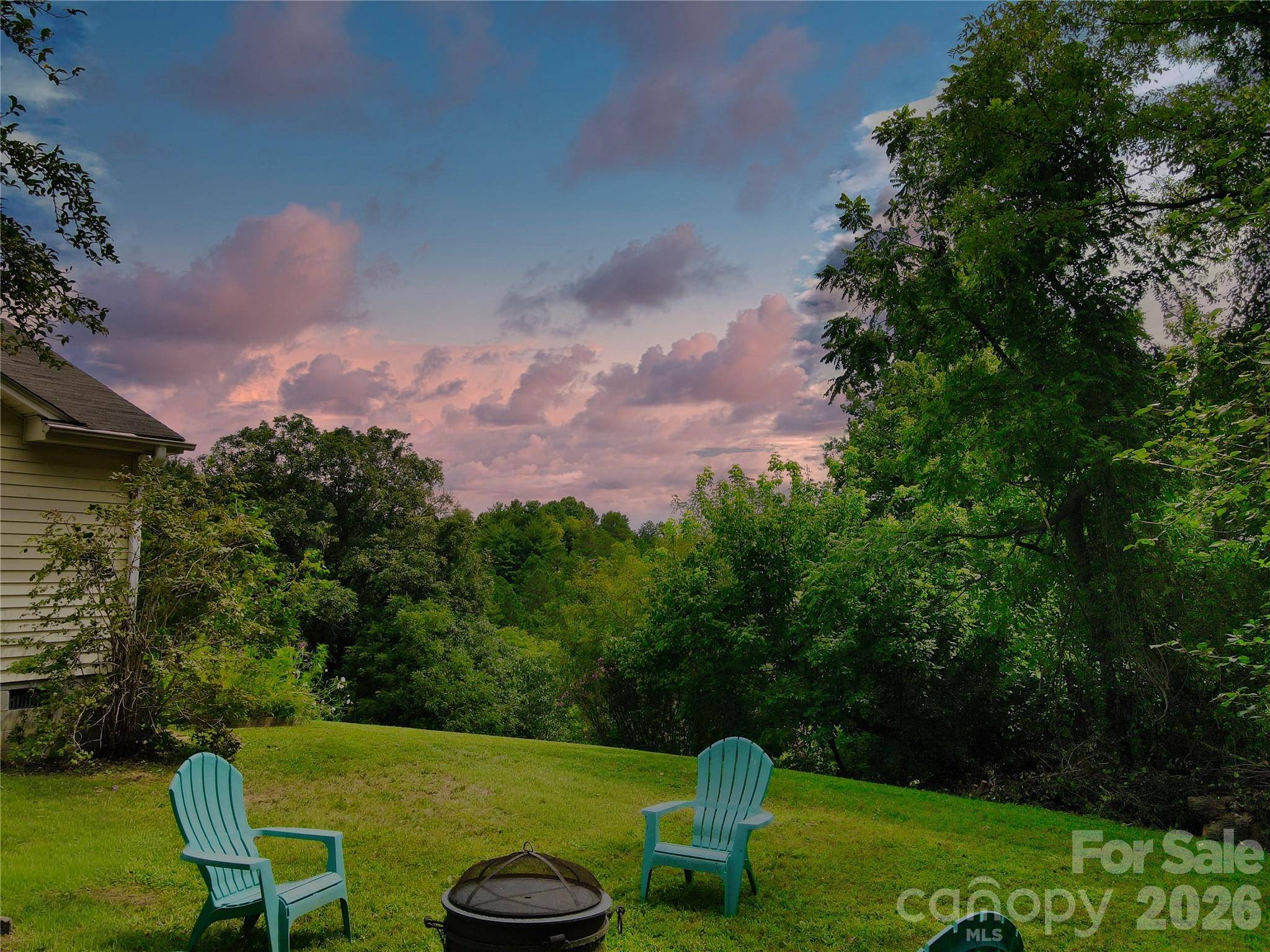 1798 New Stock RD, Weaverville, NC 28787