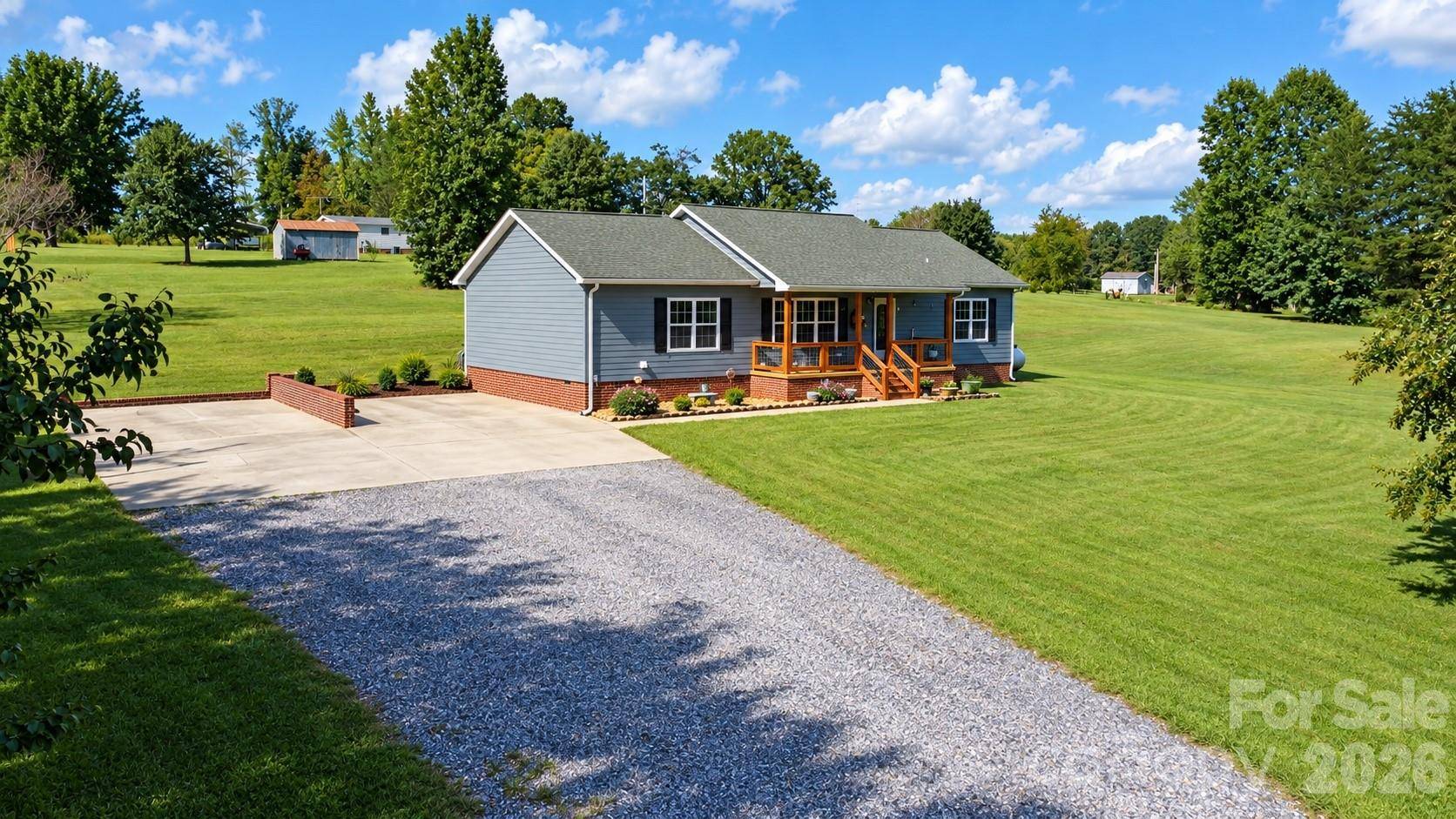 1046 Edgemont TER, Morganton, NC 28655