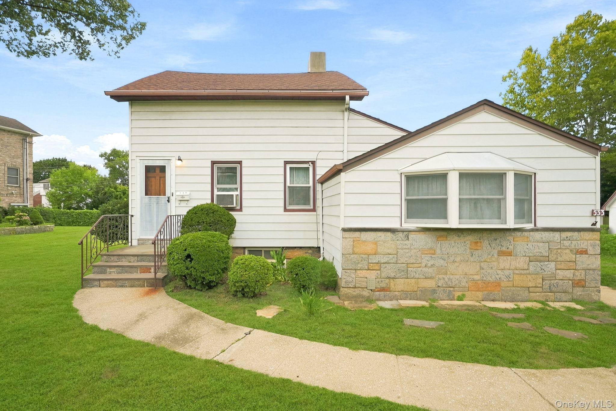 83 Brewster AVE, Yonkers, NY 10701
