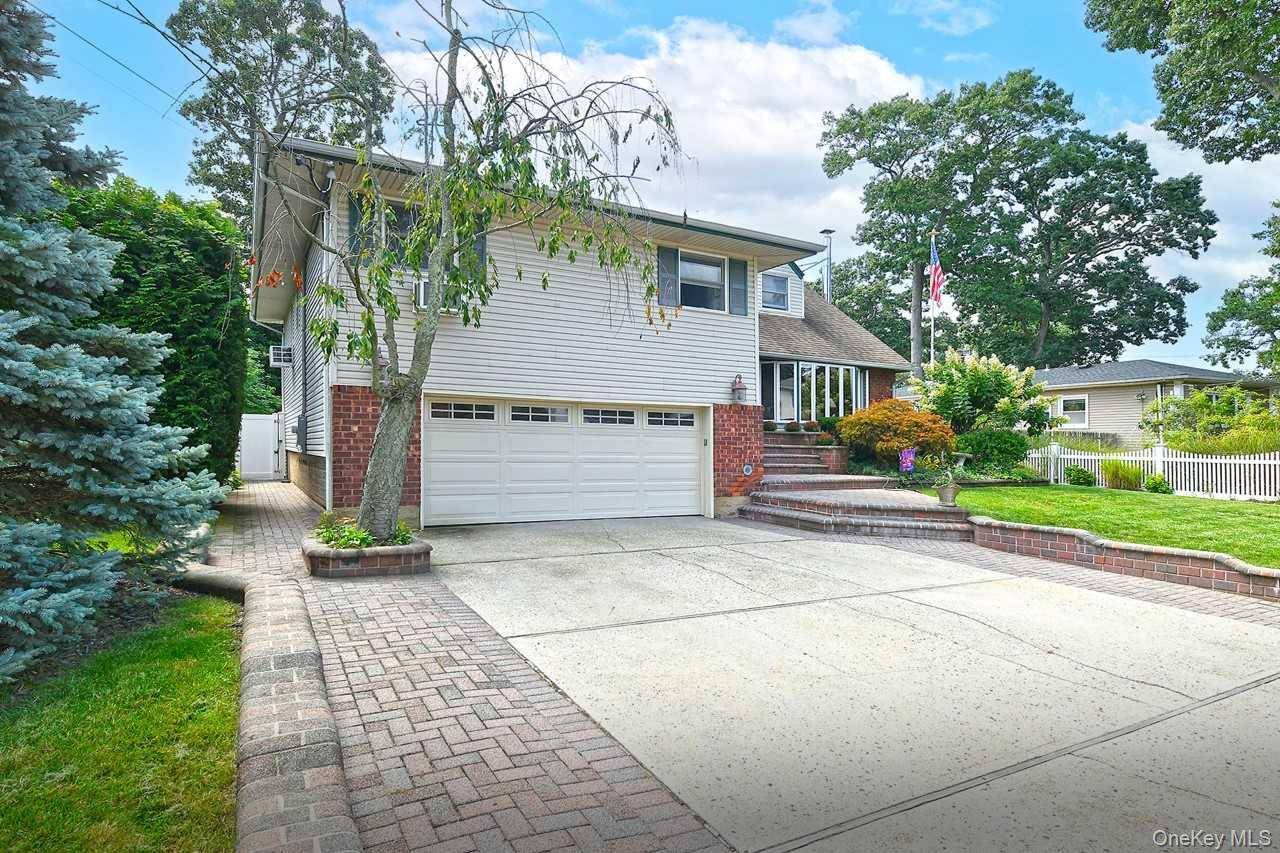 1994 Van Nostrand AVE, Merrick, NY 11566