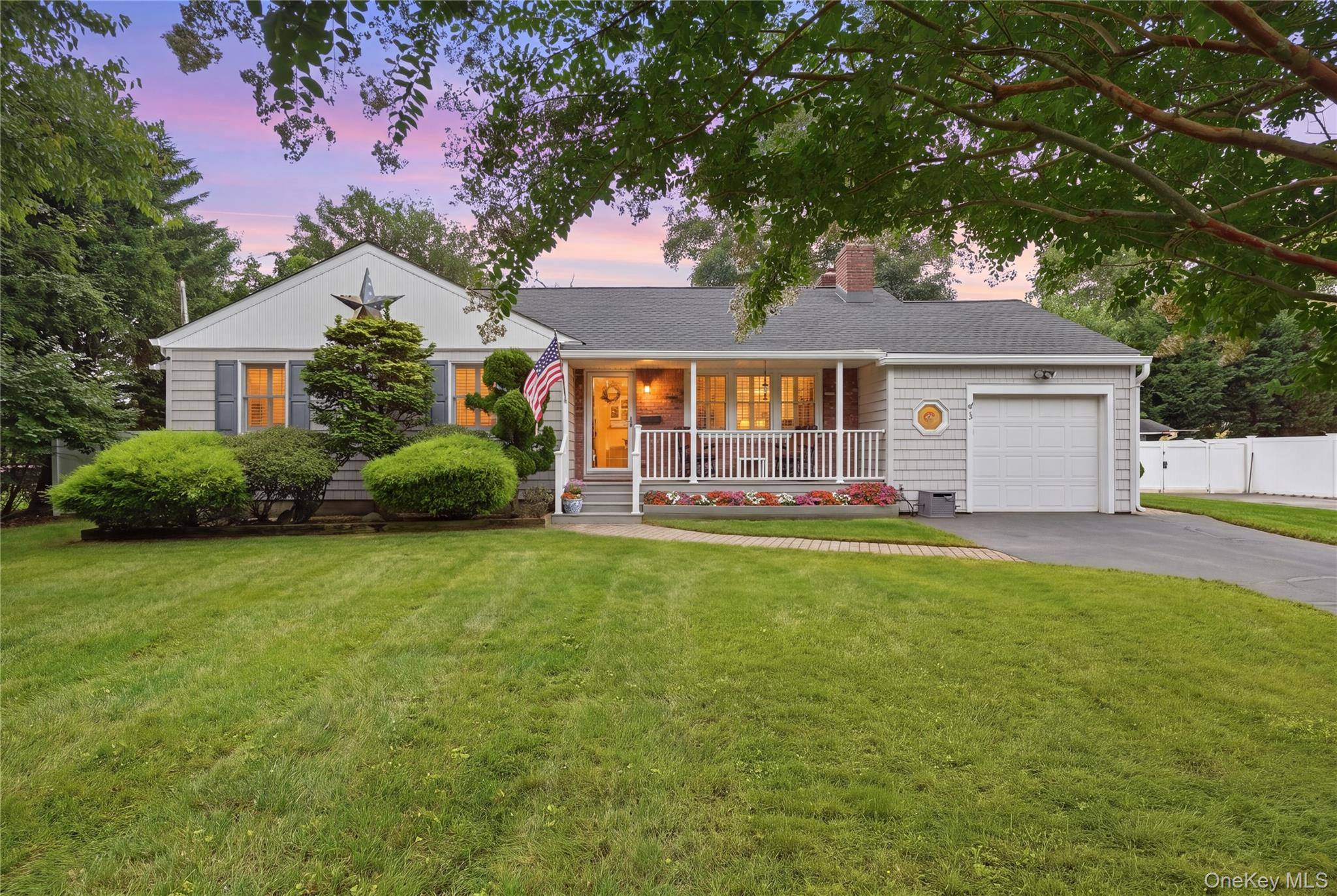 2 Baltic PL, Amity Harbor, NY 11701