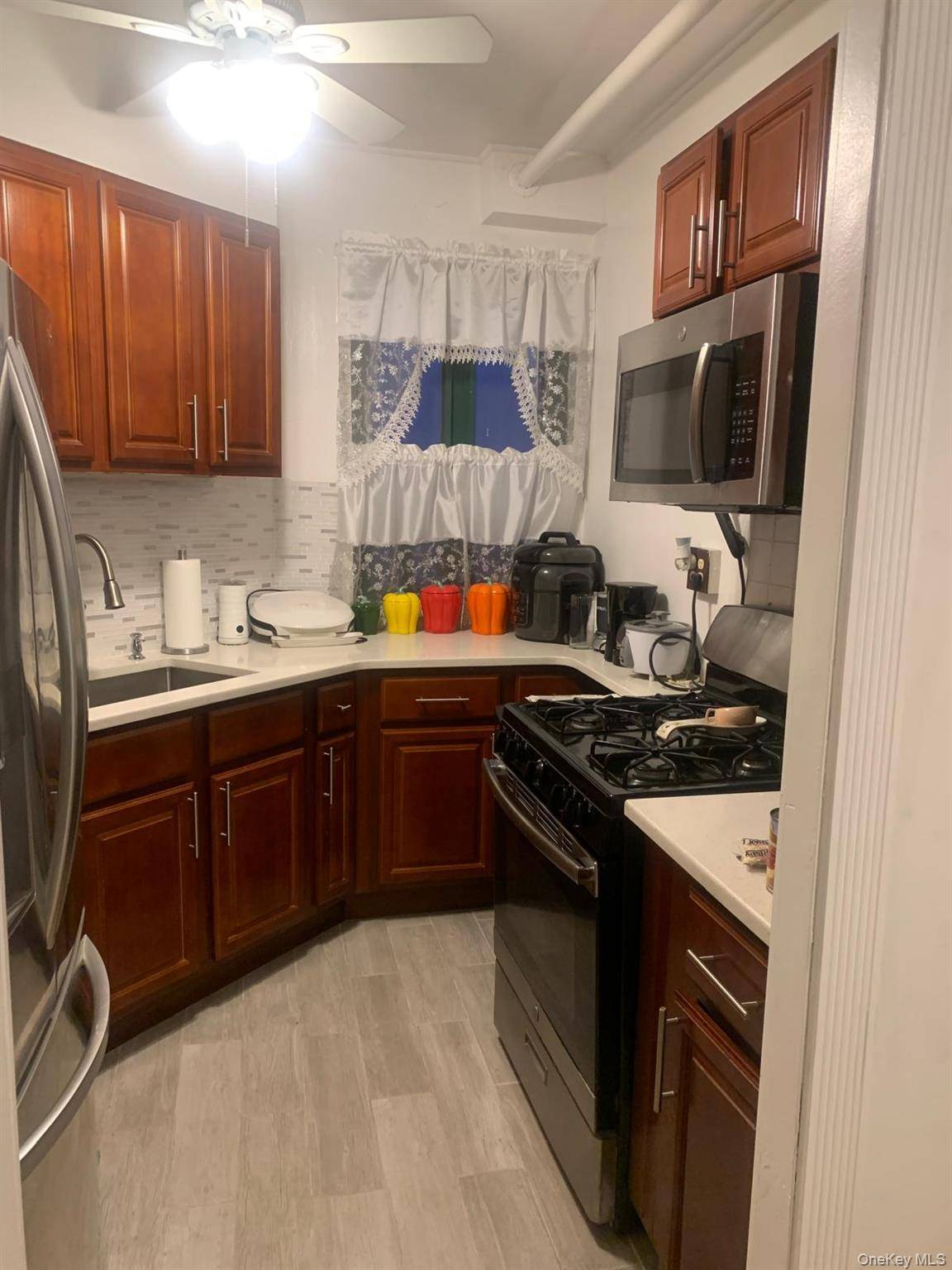1700 Metropolitan AVE #6D, Bronx, NY 10462