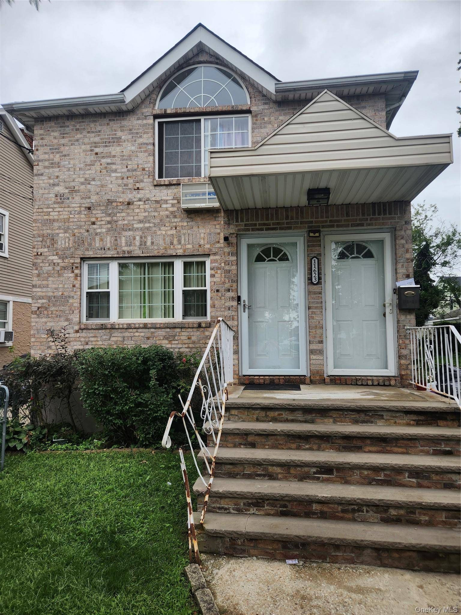 11623 196th ST #2nd Floor, Saint Albans, NY 11412