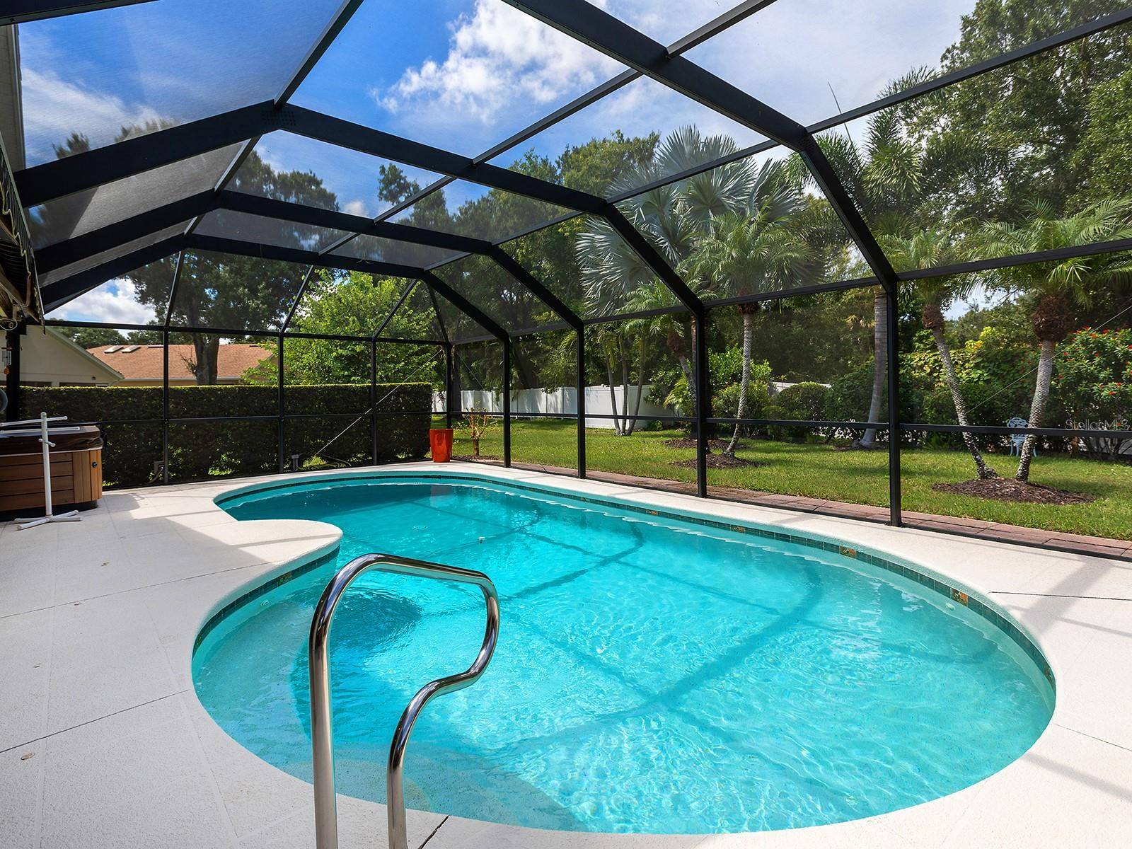 7326 ELEANOR CIR, Sarasota, FL 34243