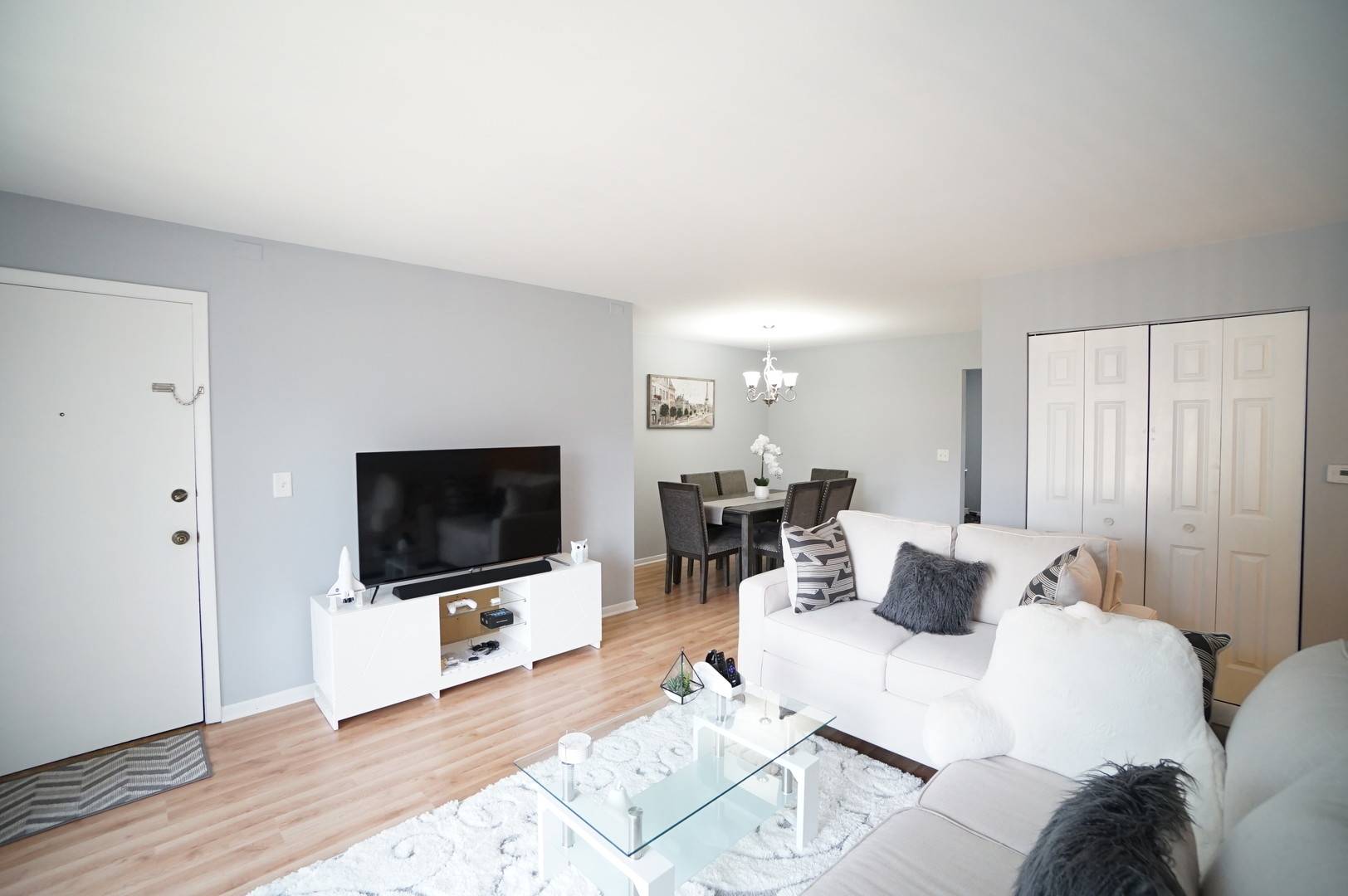 916 S Plum Grove RD #224, Palatine, IL 60067