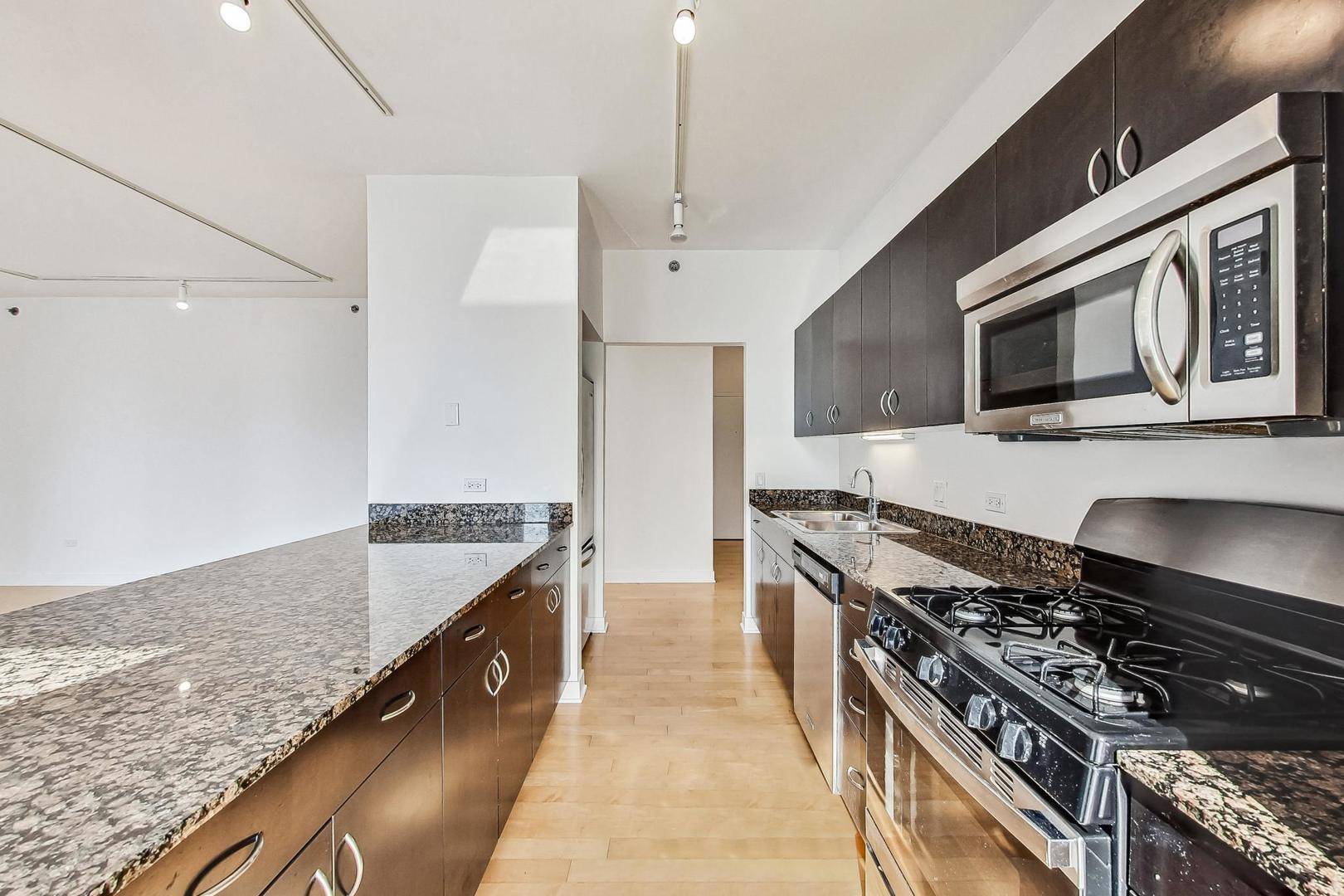 8 E Randolph ST #1004, Chicago, IL 60601