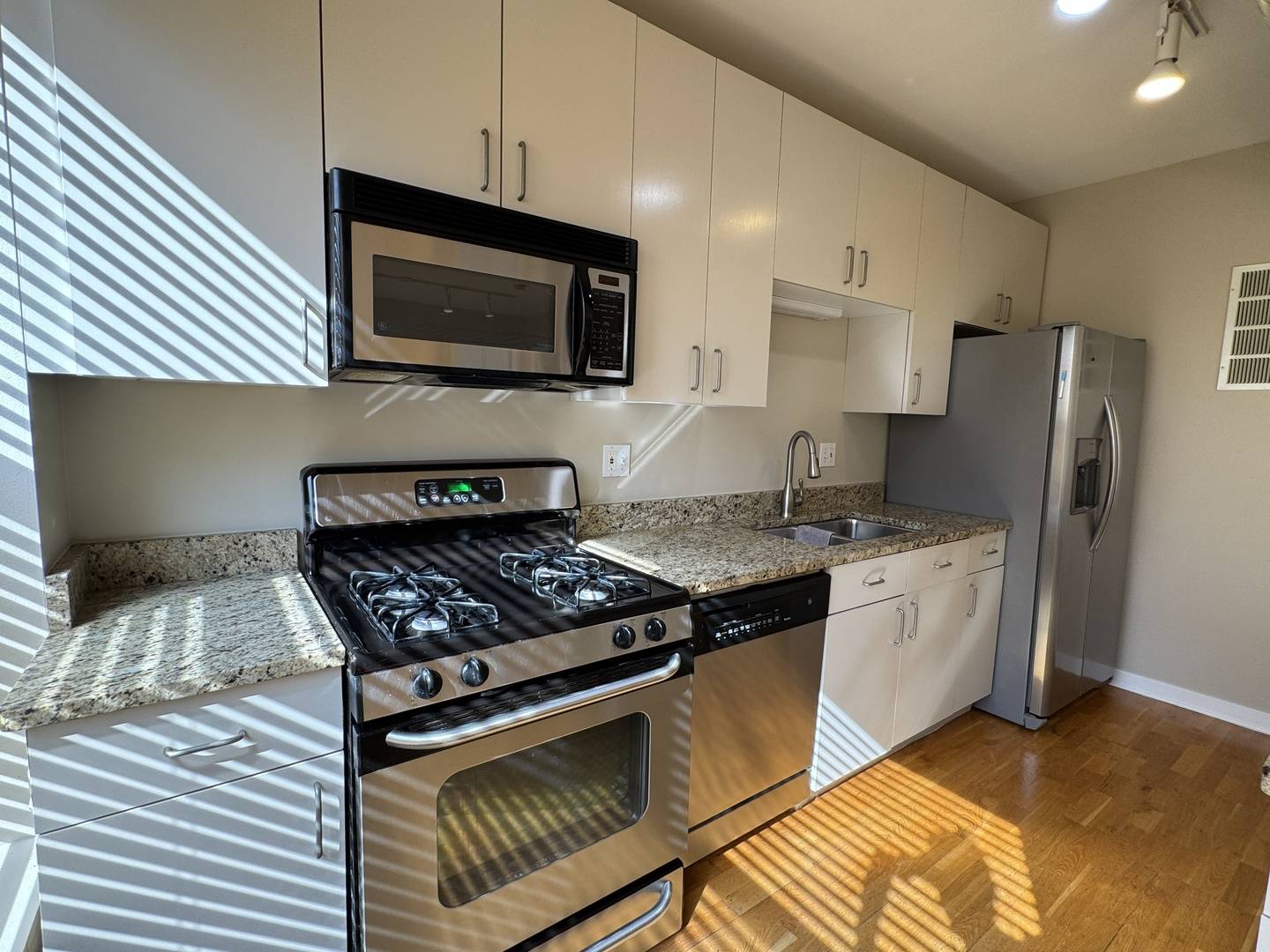 4537 S Drexel BLVD #603, Chicago, IL 60653