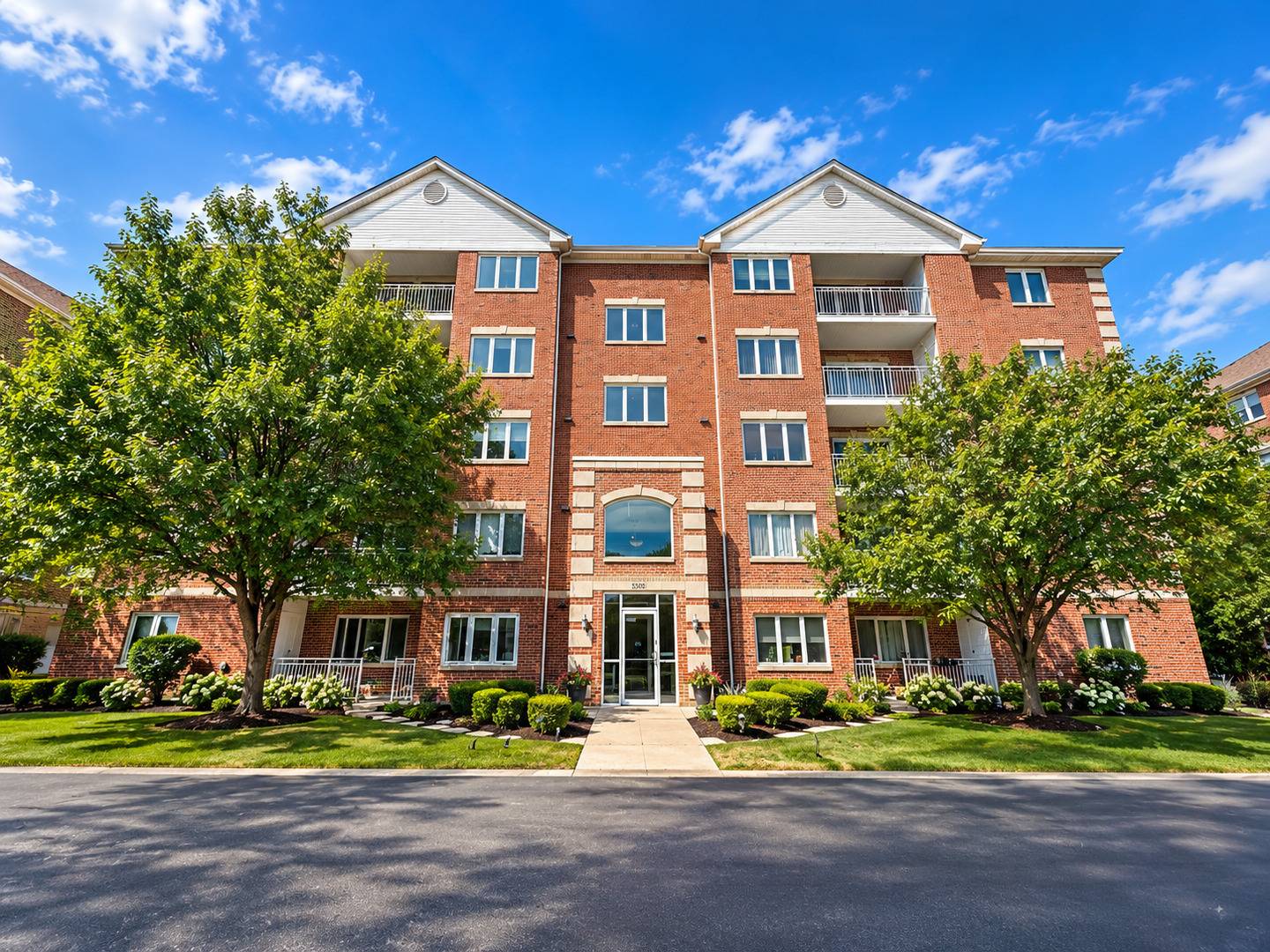 5500 W 115th ST #204, Oak Lawn, IL 60453