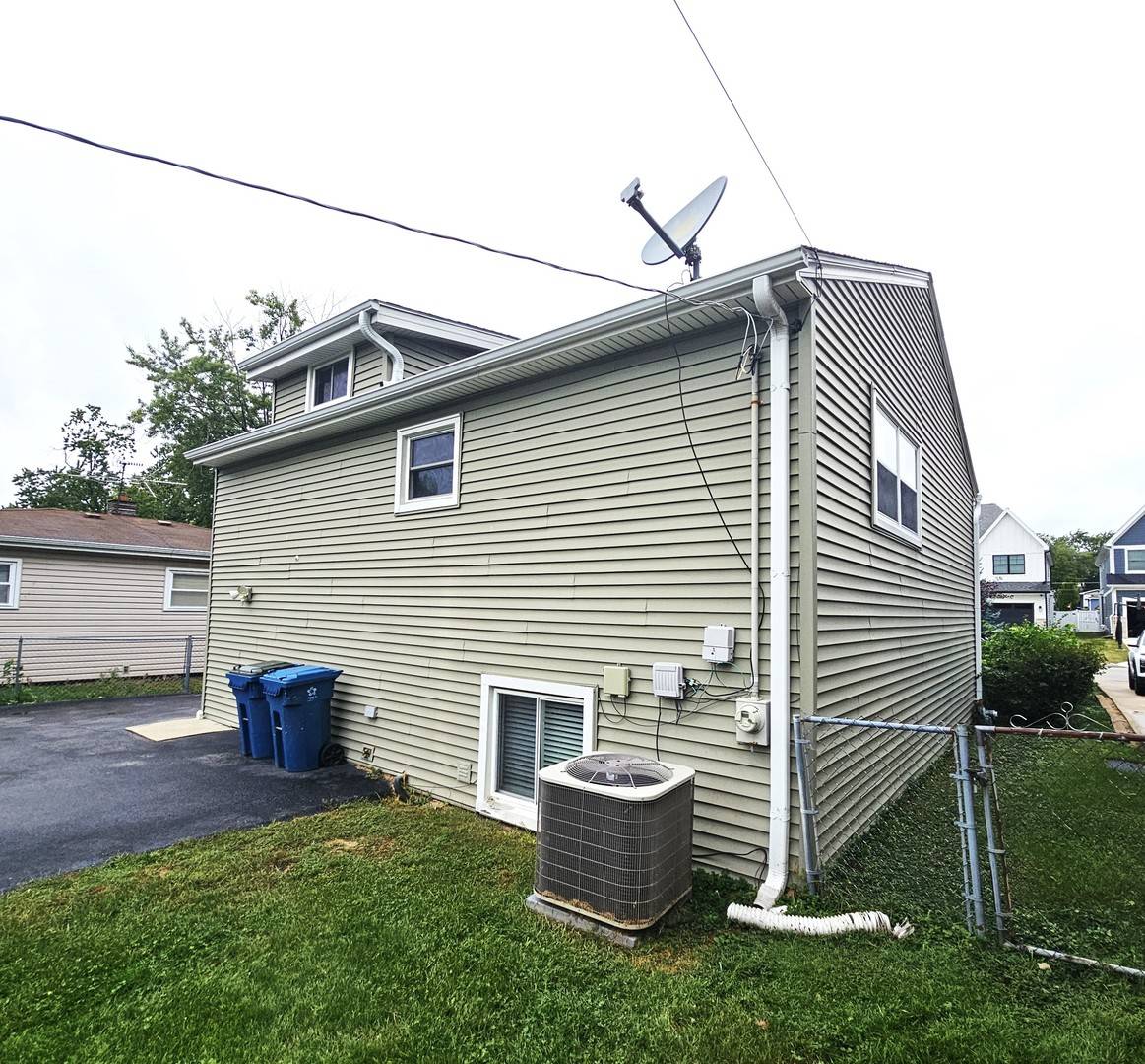 618 W Comstock AVE, Elmhurst, IL 60126