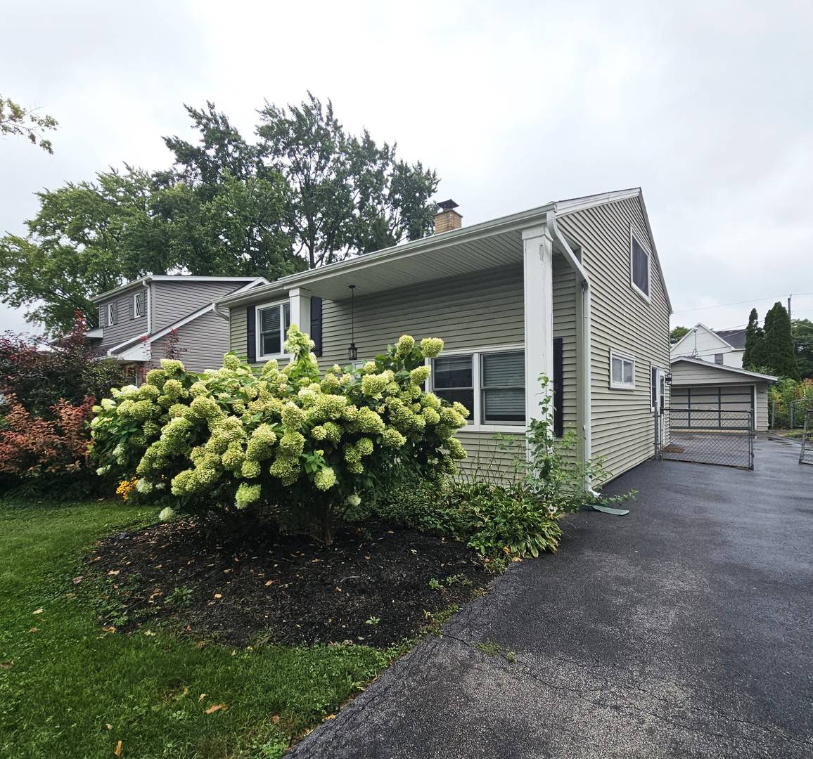 618 W Comstock AVE, Elmhurst, IL 60126