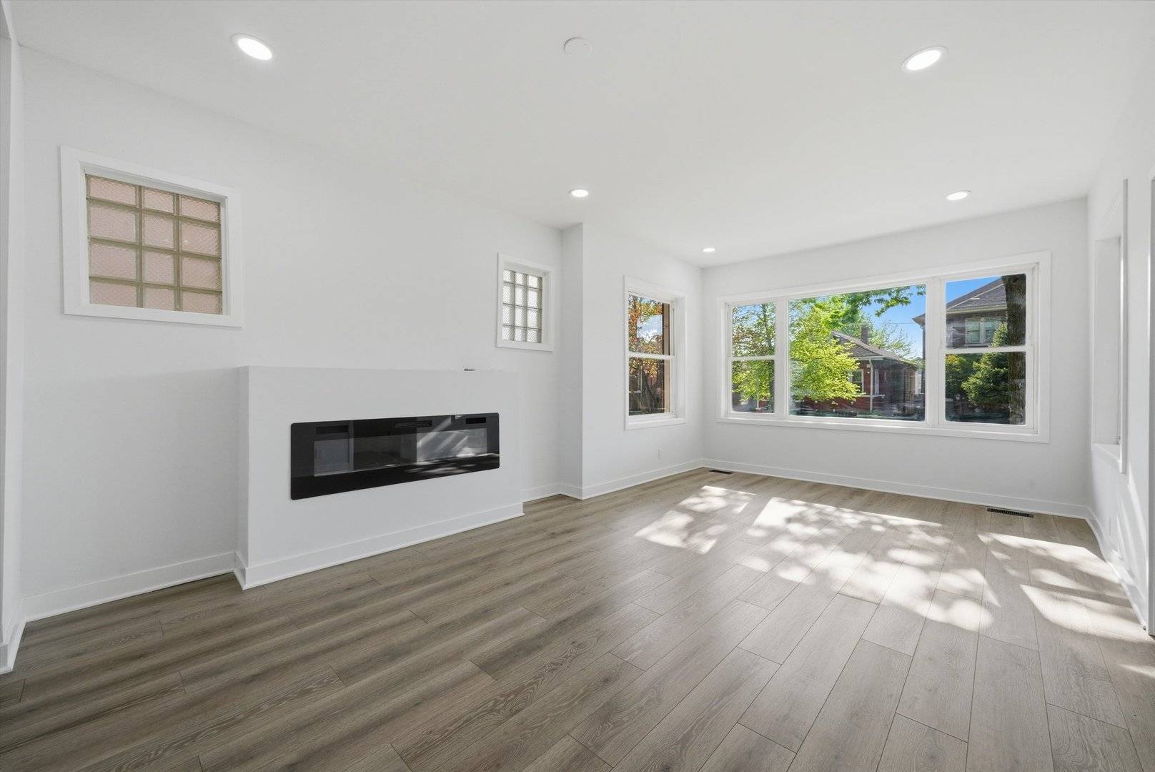 8219 S Throop ST, Chicago, IL 60620