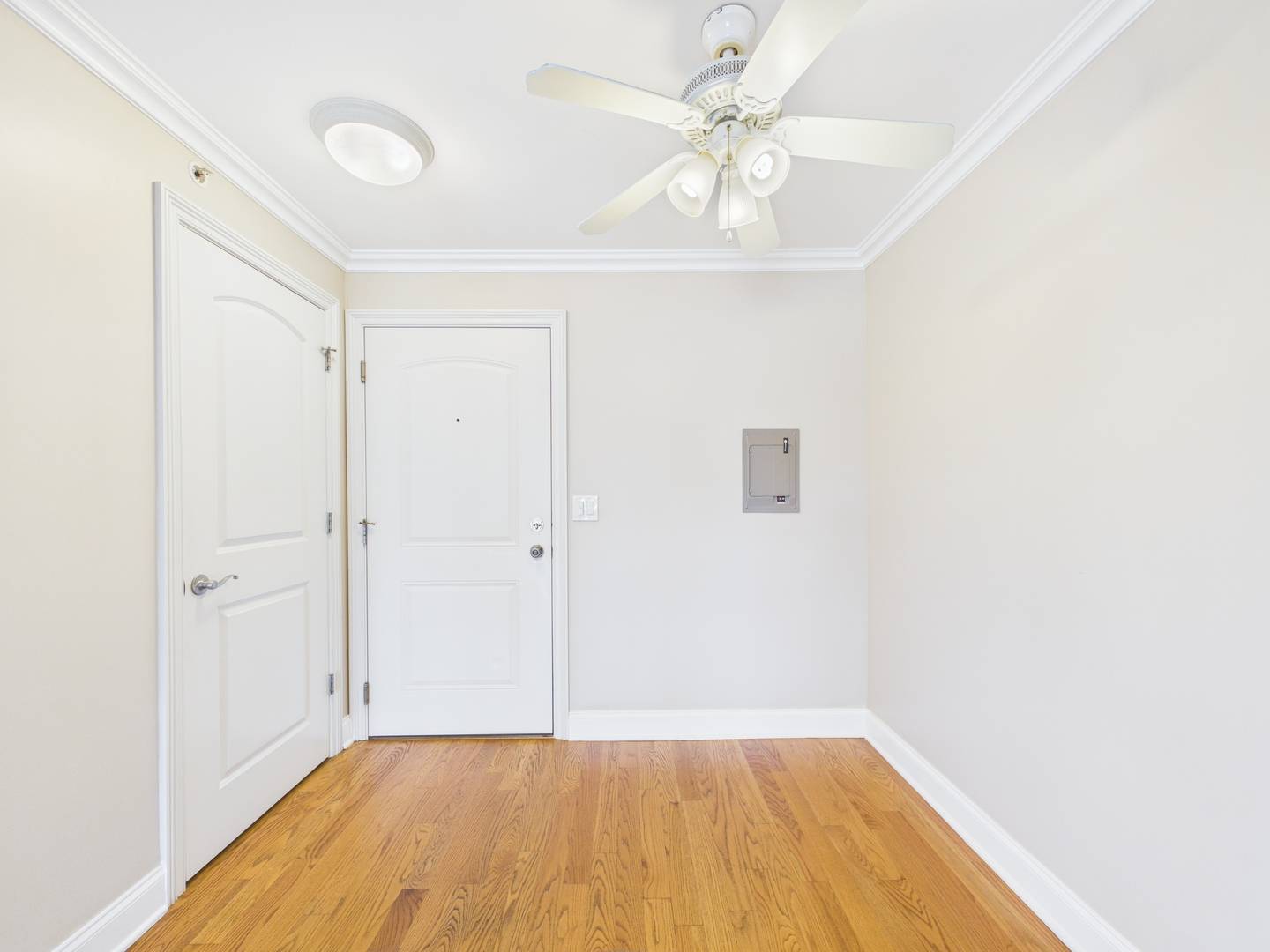 2210 S GOEBBERT RD #226, Arlington Heights, IL 60005