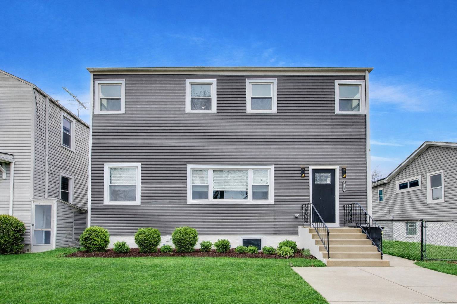 2227 Foster ST, Evanston, IL 60201