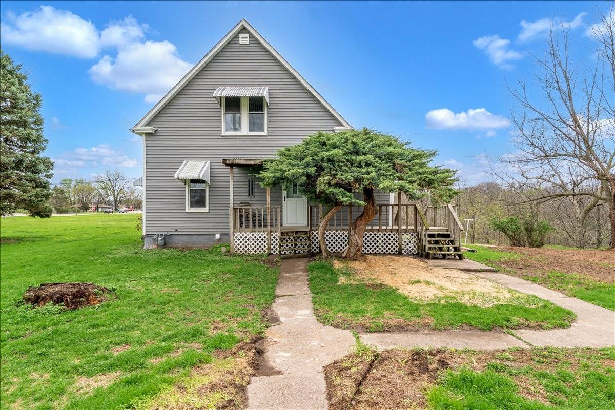 8850 Ridgewood RD, Rock Island, IL 61201