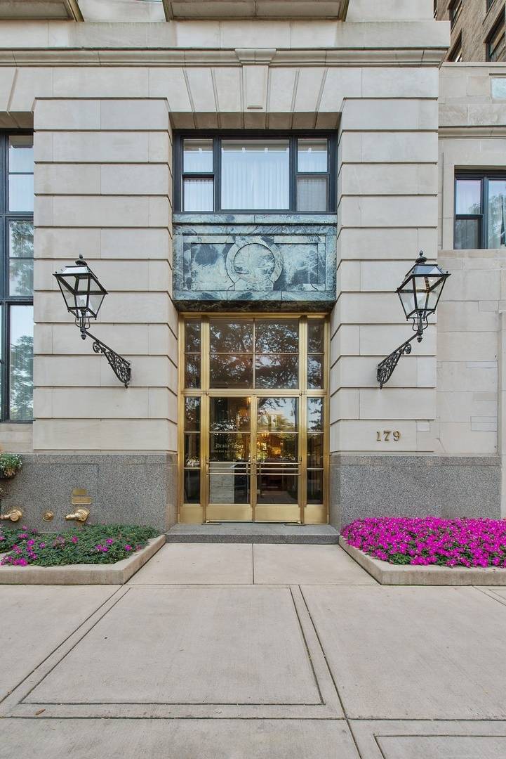179 E Lake Shore DR #19S, Chicago, IL 60611
