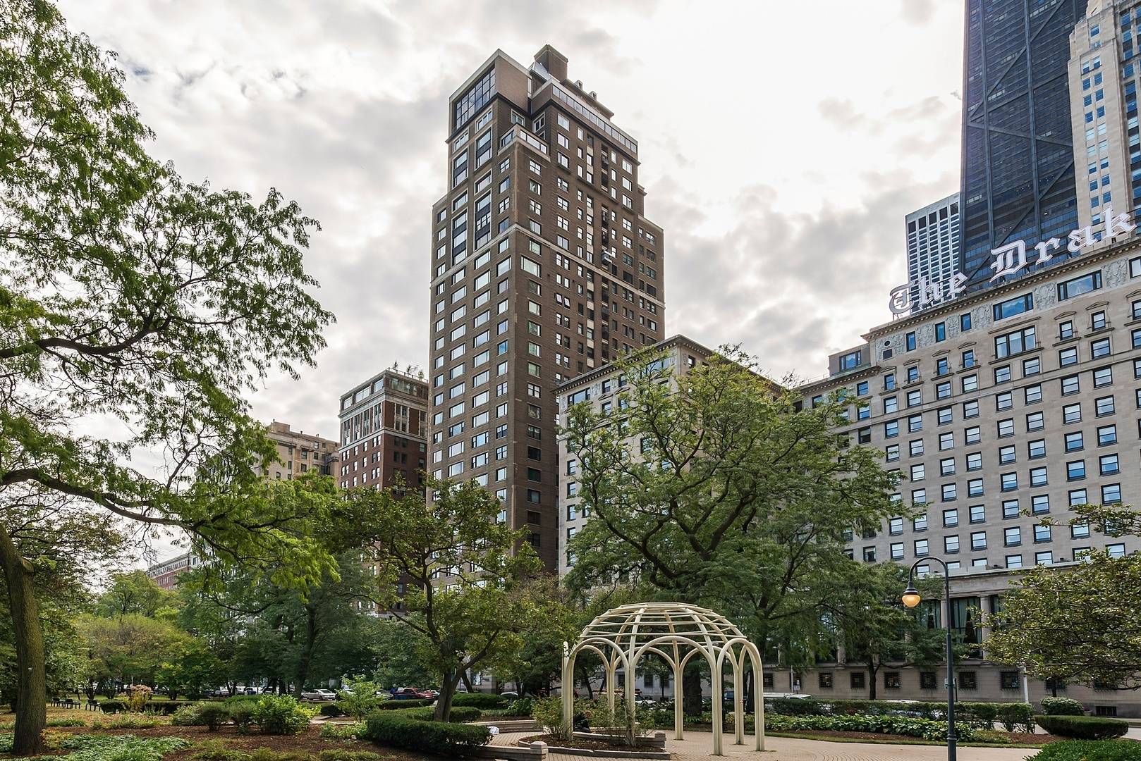 179 E Lake Shore DR #19S, Chicago, IL 60611
