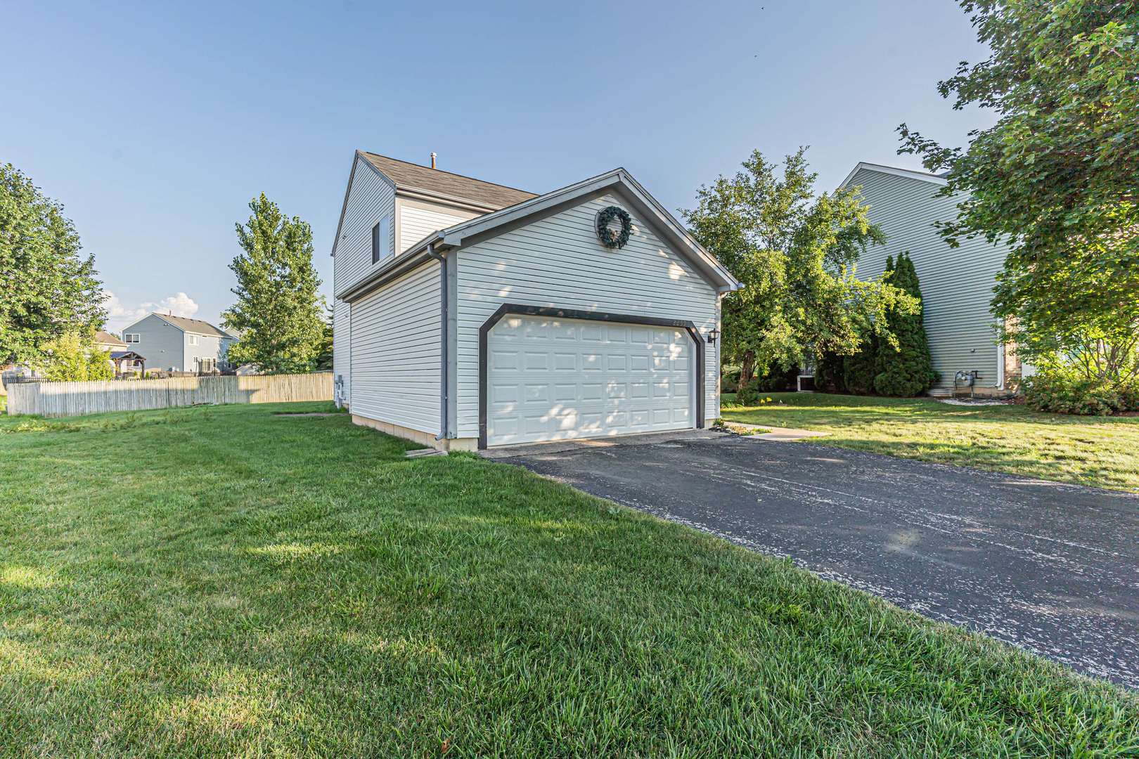 2259 N Orchard LN, Round Lake Beach, IL 60073