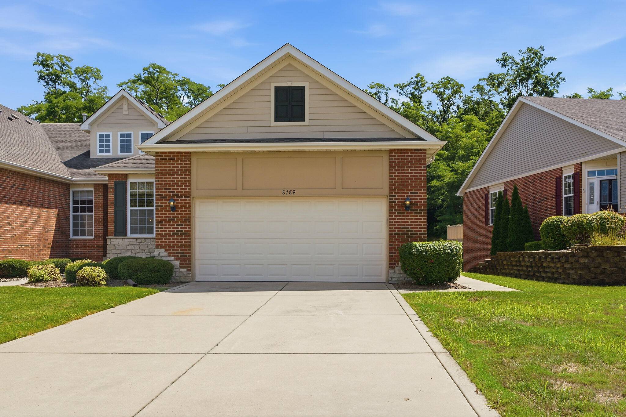 8789 Forest Glen Court, St. John, IN 46373