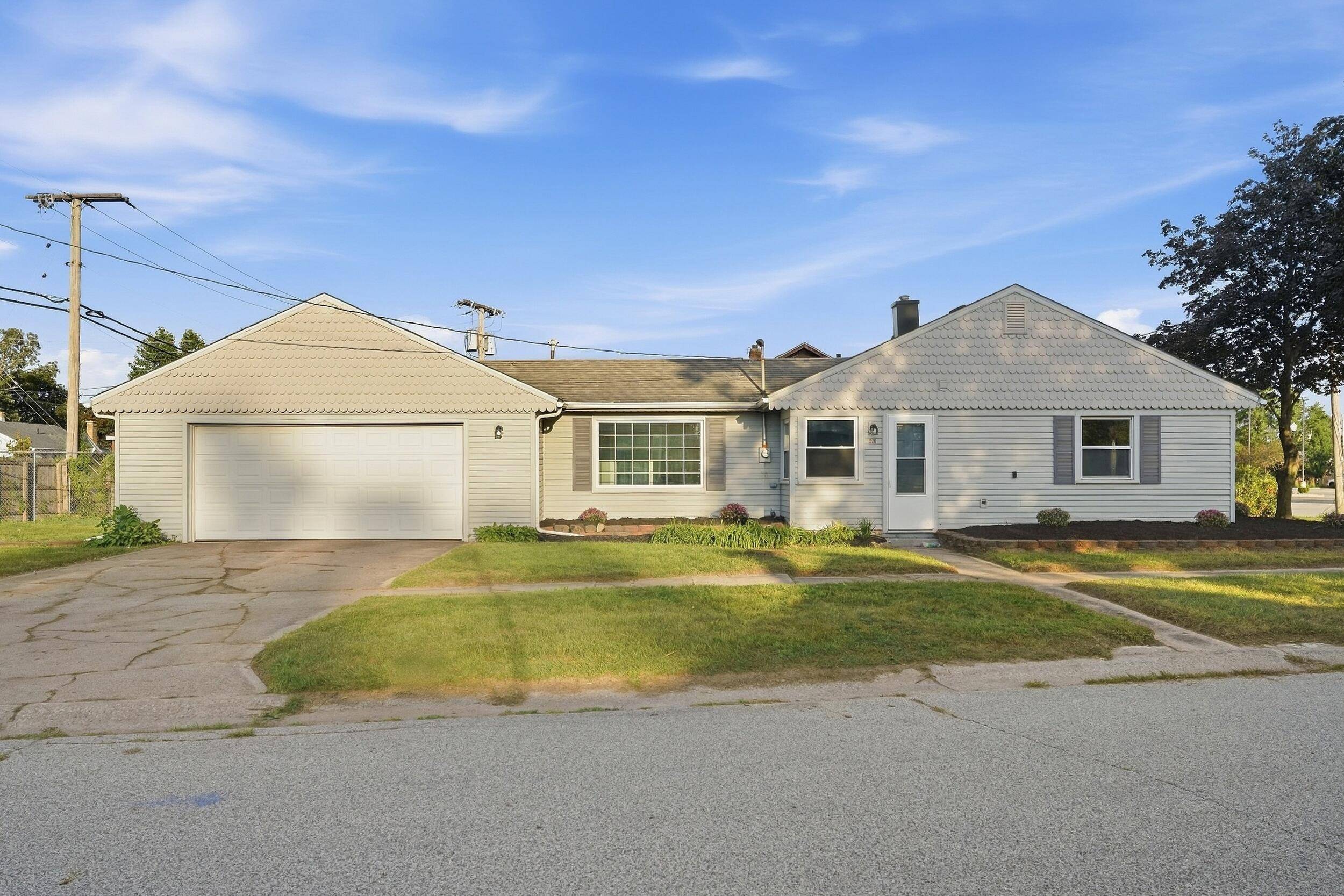 920 W Old Ridge Road, Hobart, IN 46342