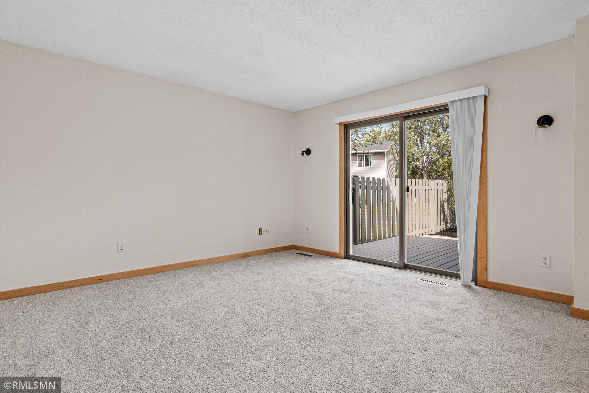 7688 Dunmore RD, Woodbury, MN 55125