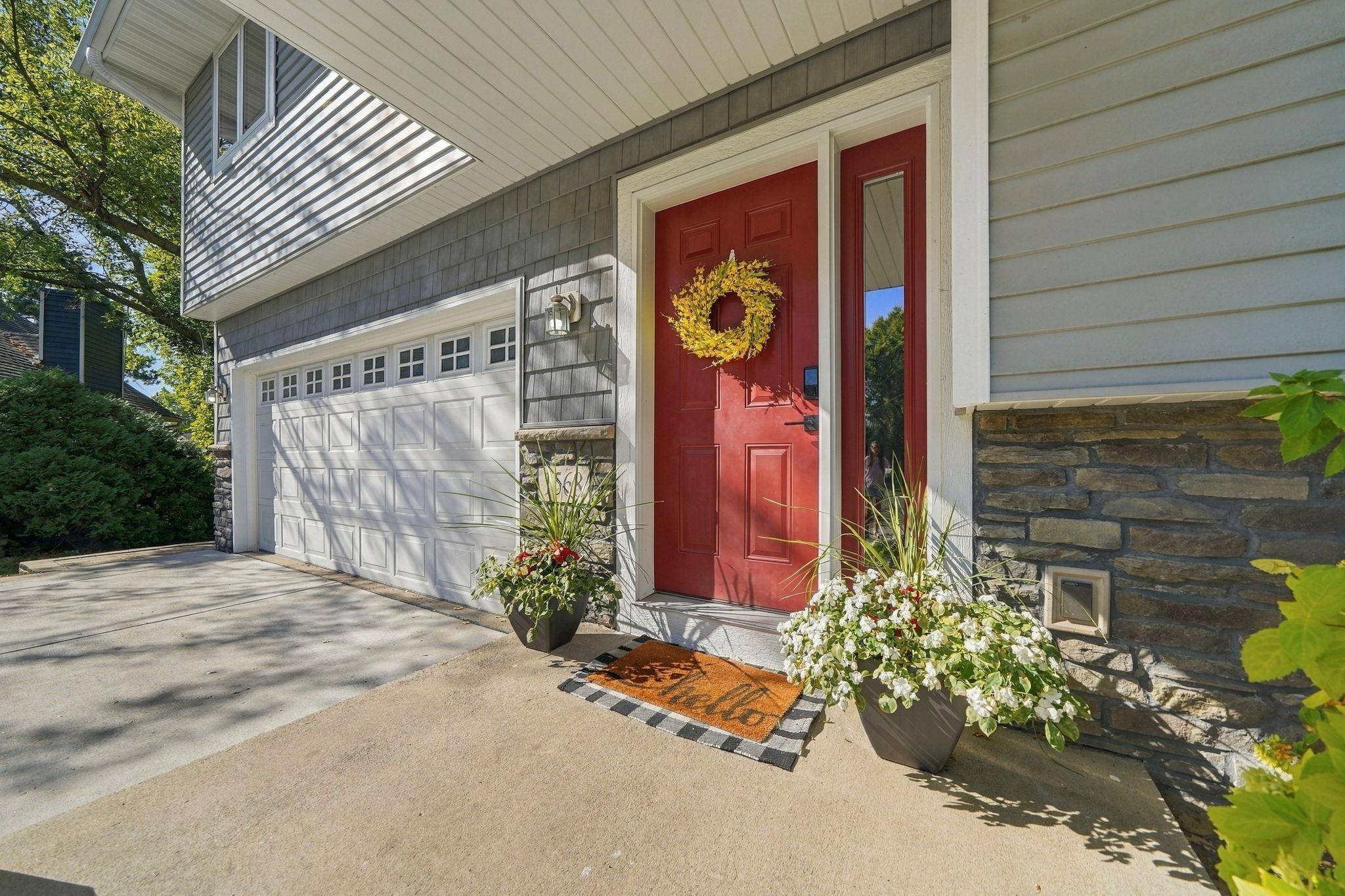 1568 27th AVE NW, New Brighton, MN 55112