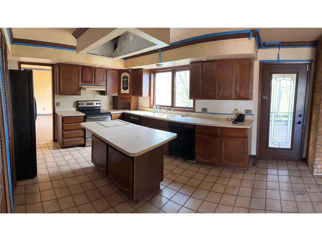 5505 Matterhorn DR NE, Fridley, MN 55432