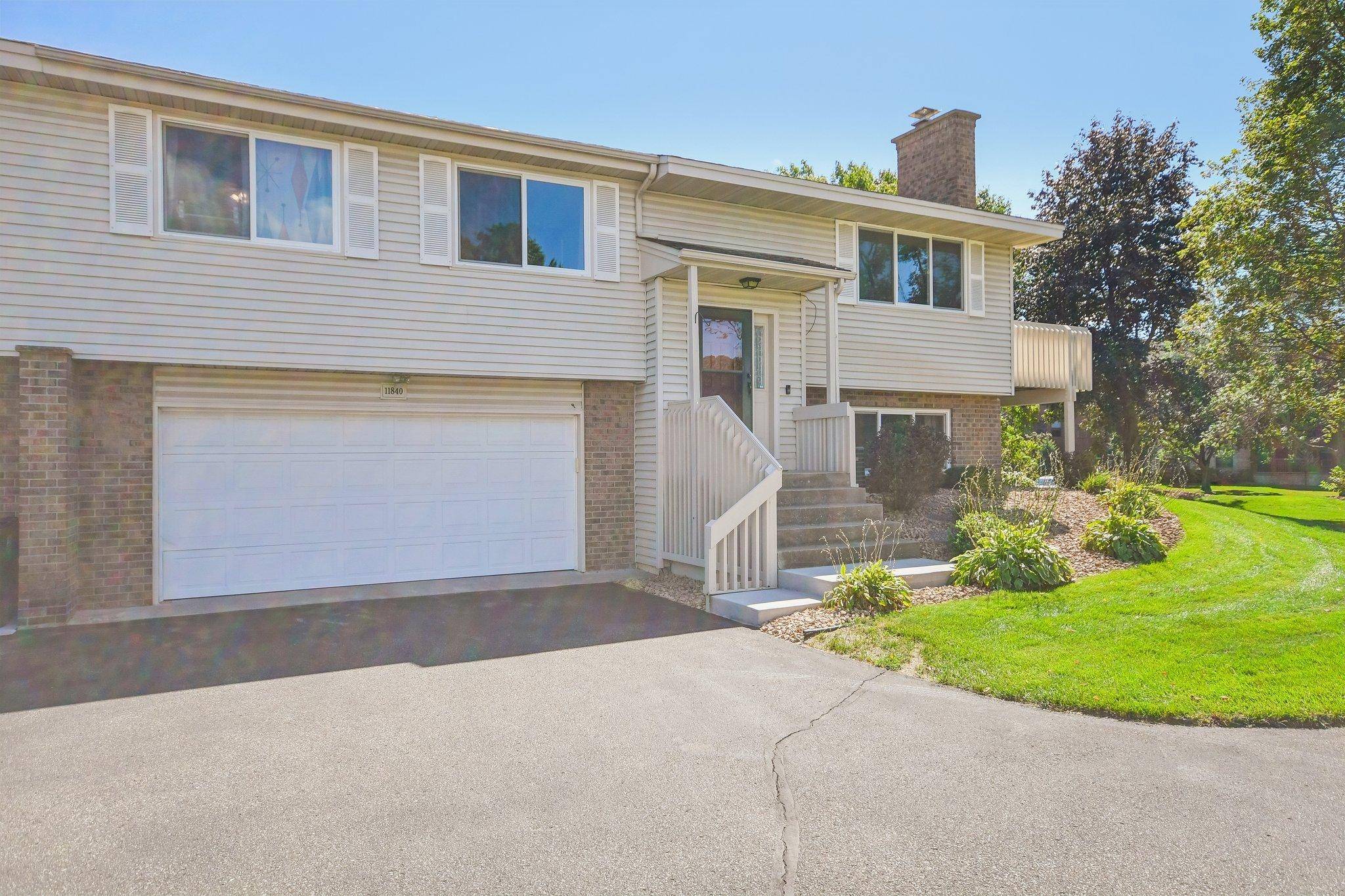 11840 Vintage ST NW, Coon Rapids, MN 55433