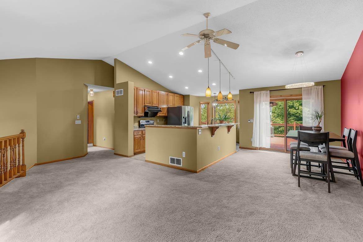 8844 Acadia RD, Woodbury, MN 55125