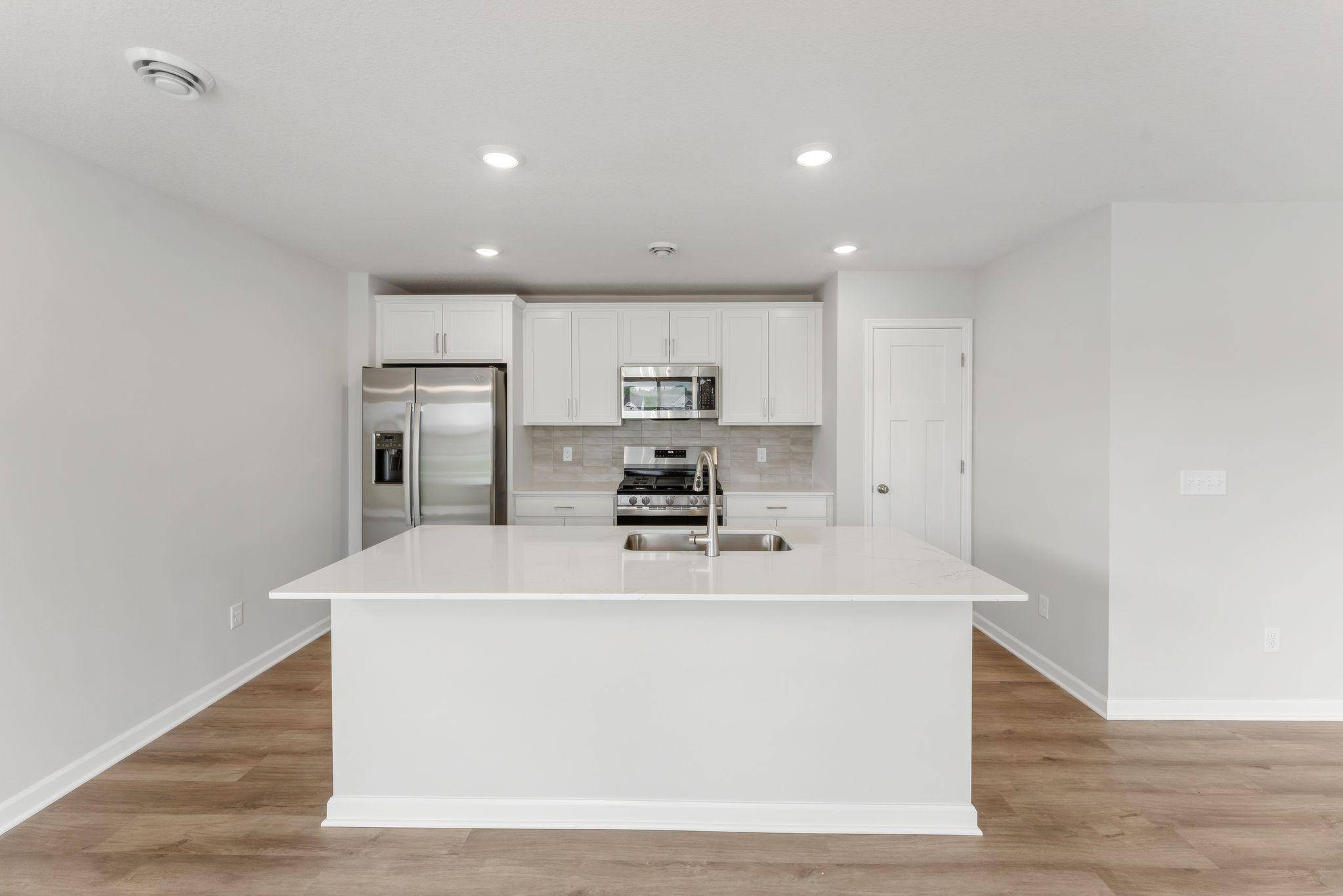 1055 Adamstown DR, Rosemount, MN 55068