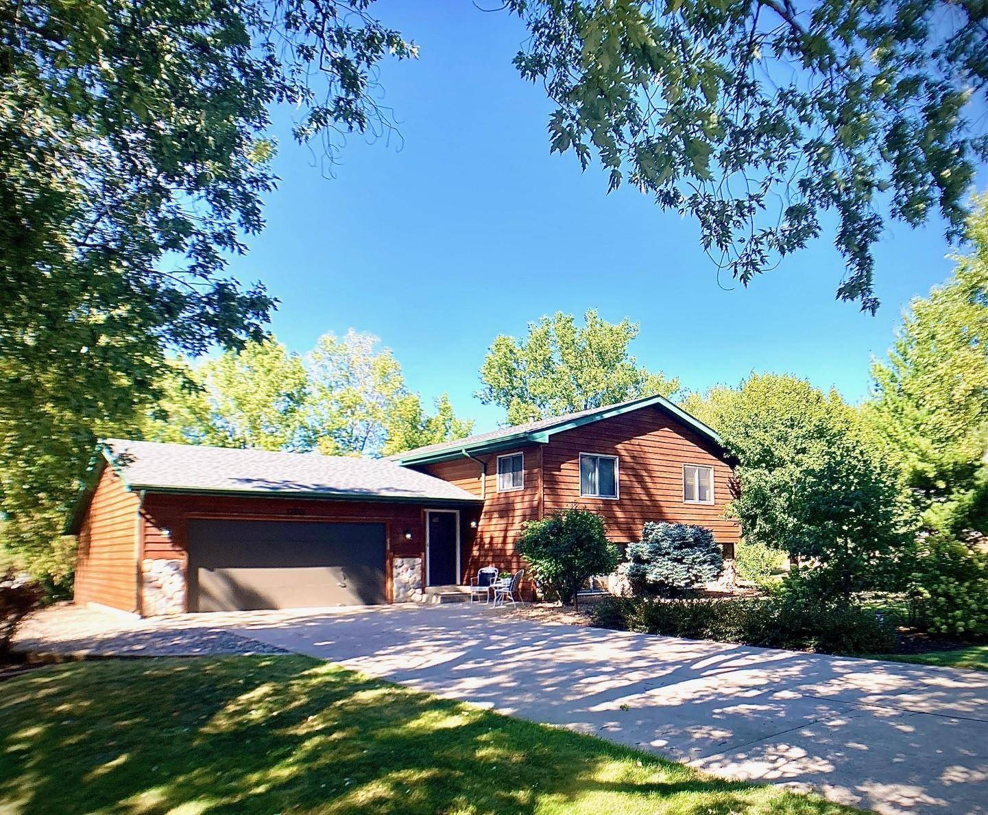13601 Dan Patch LN, Savage, MN 55378