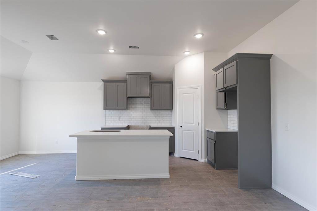 9217 NW 119th ST, Yukon, OK 73099