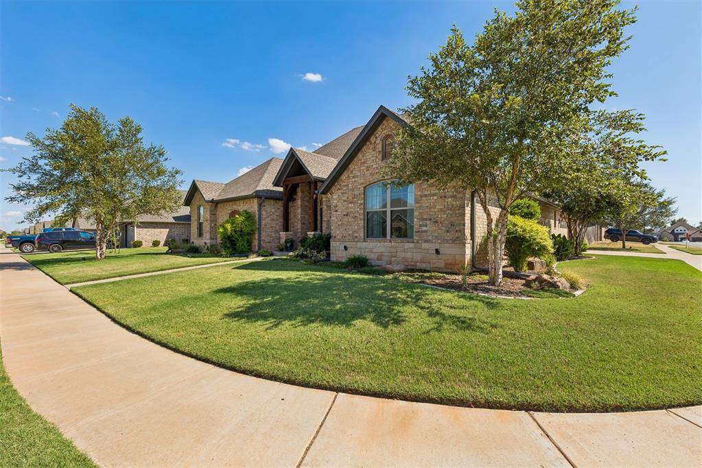 12112 SW 48th ST, Mustang, OK 73064