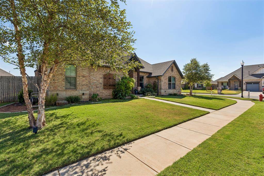 12112 SW 48th ST, Mustang, OK 73064