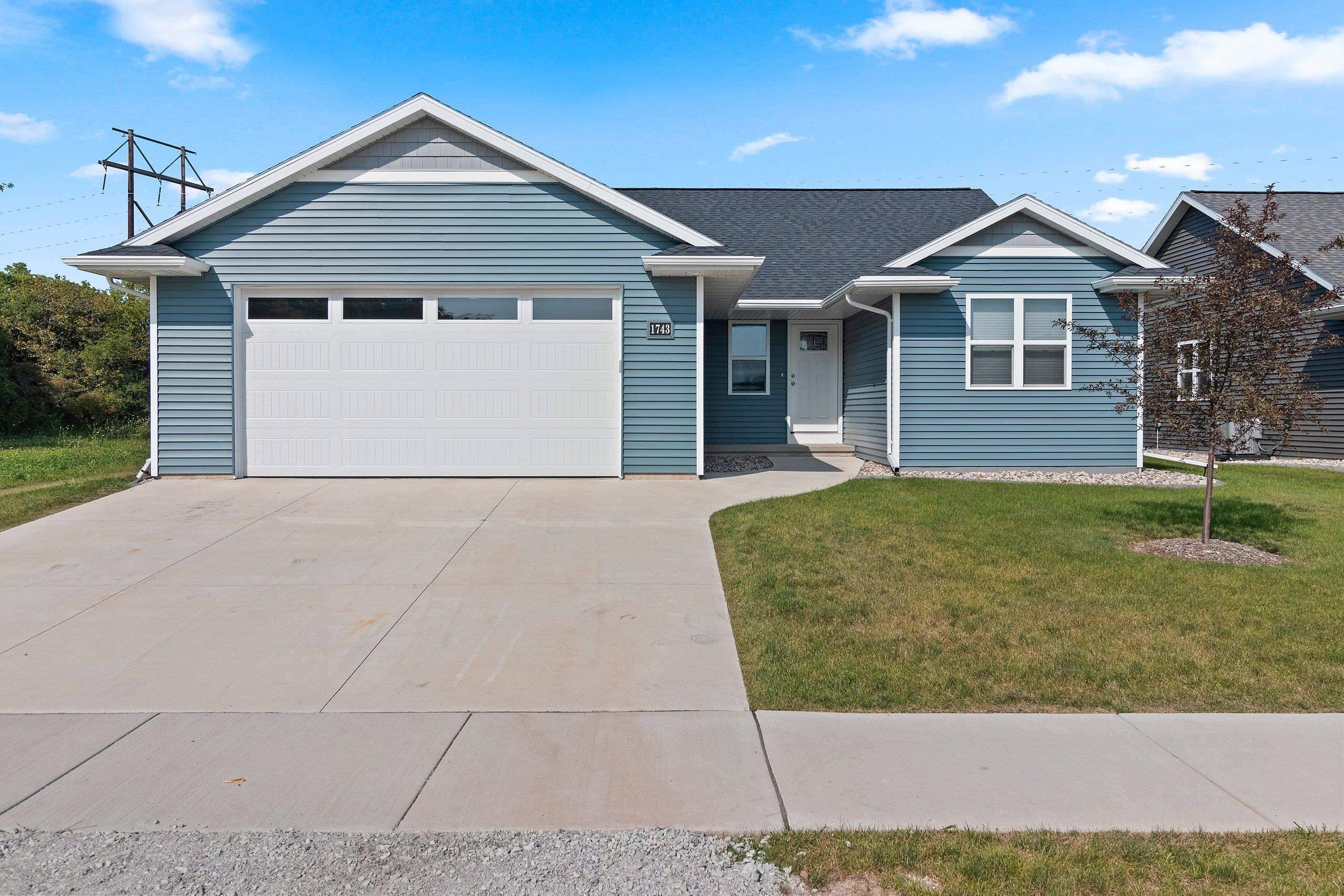 1743 HONOR ST, Neenah, WI 54956