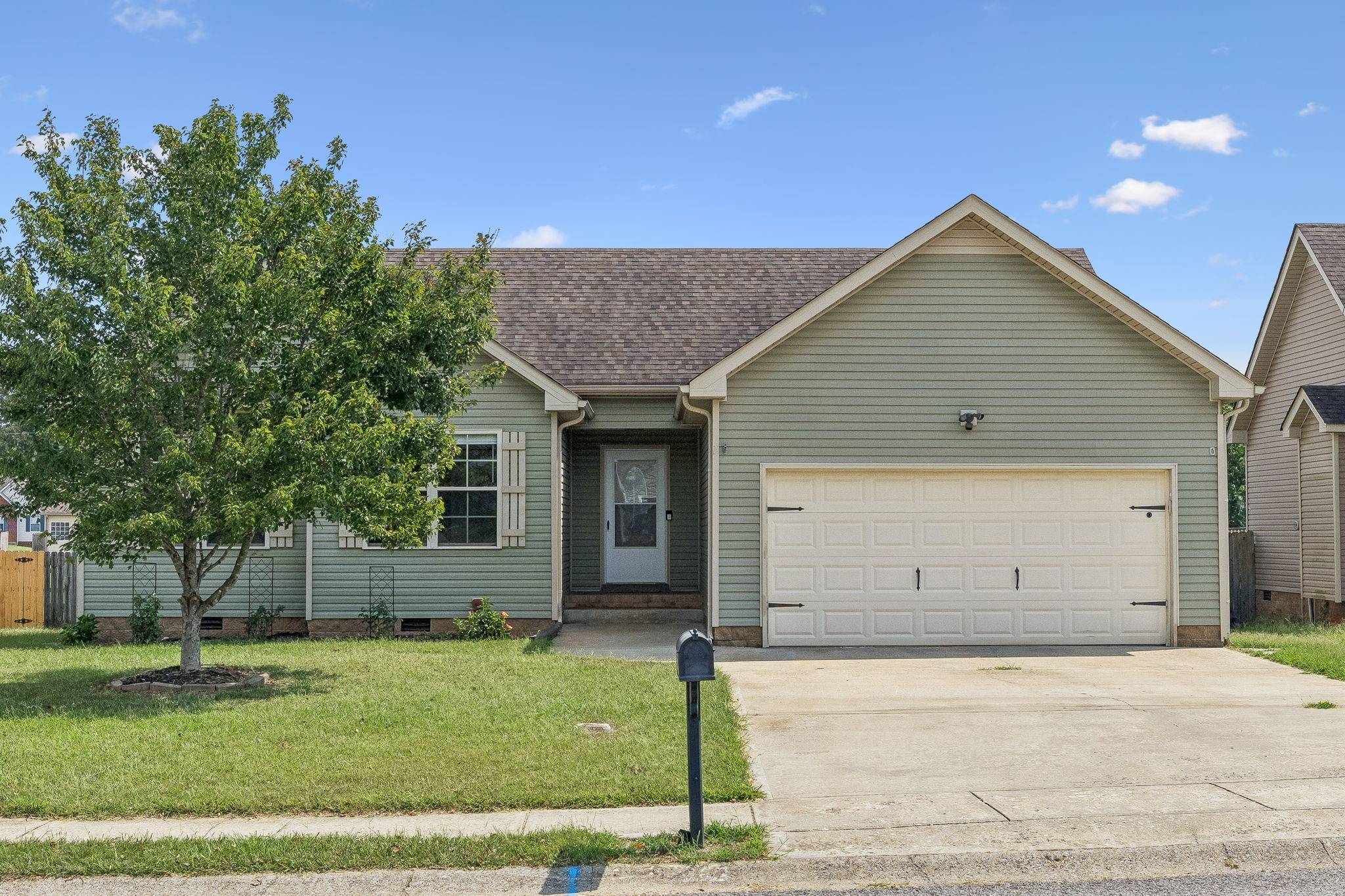 1387 Whitt Ln, Clarksville, TN 37042