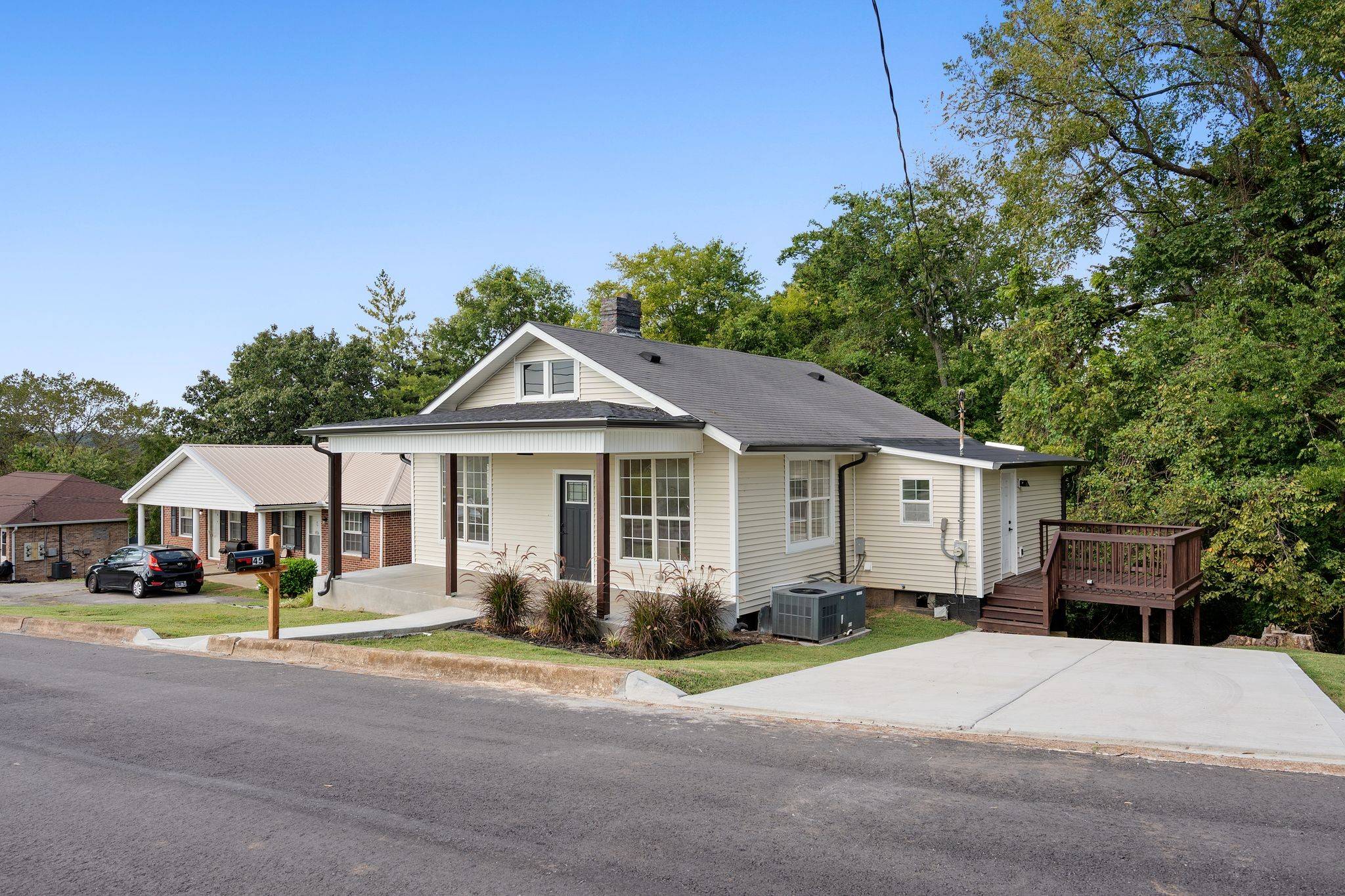 45 Lawn St, Clarksville, TN 37040