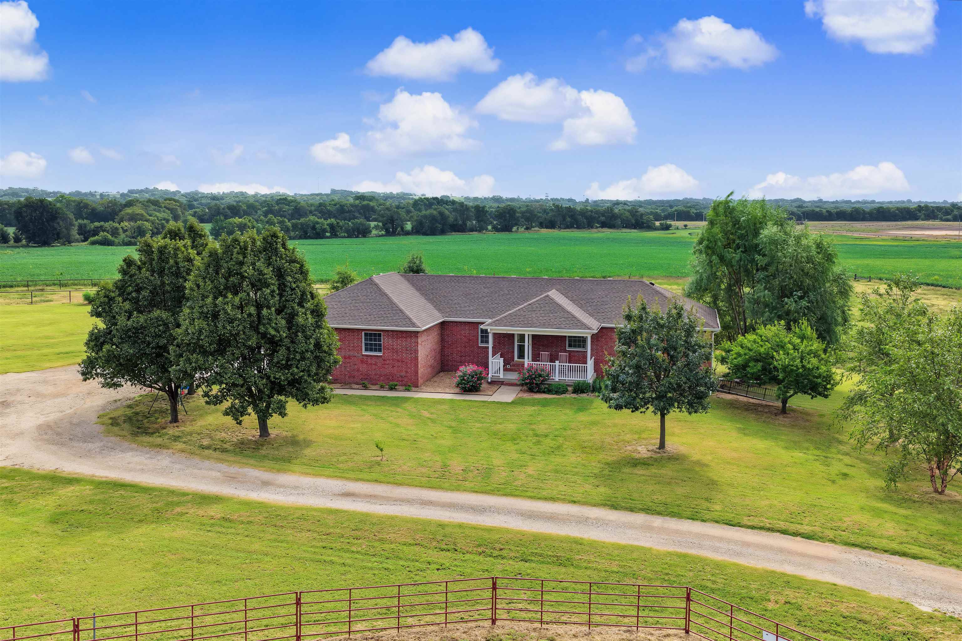 2418 Flag Rd, Abilene, KS 67410