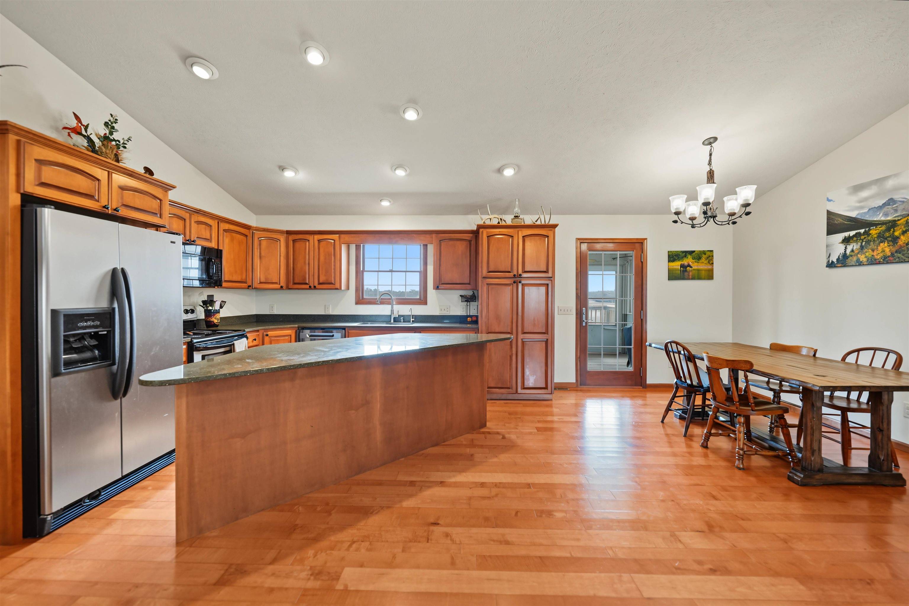 2418 Flag Rd, Abilene, KS 67410