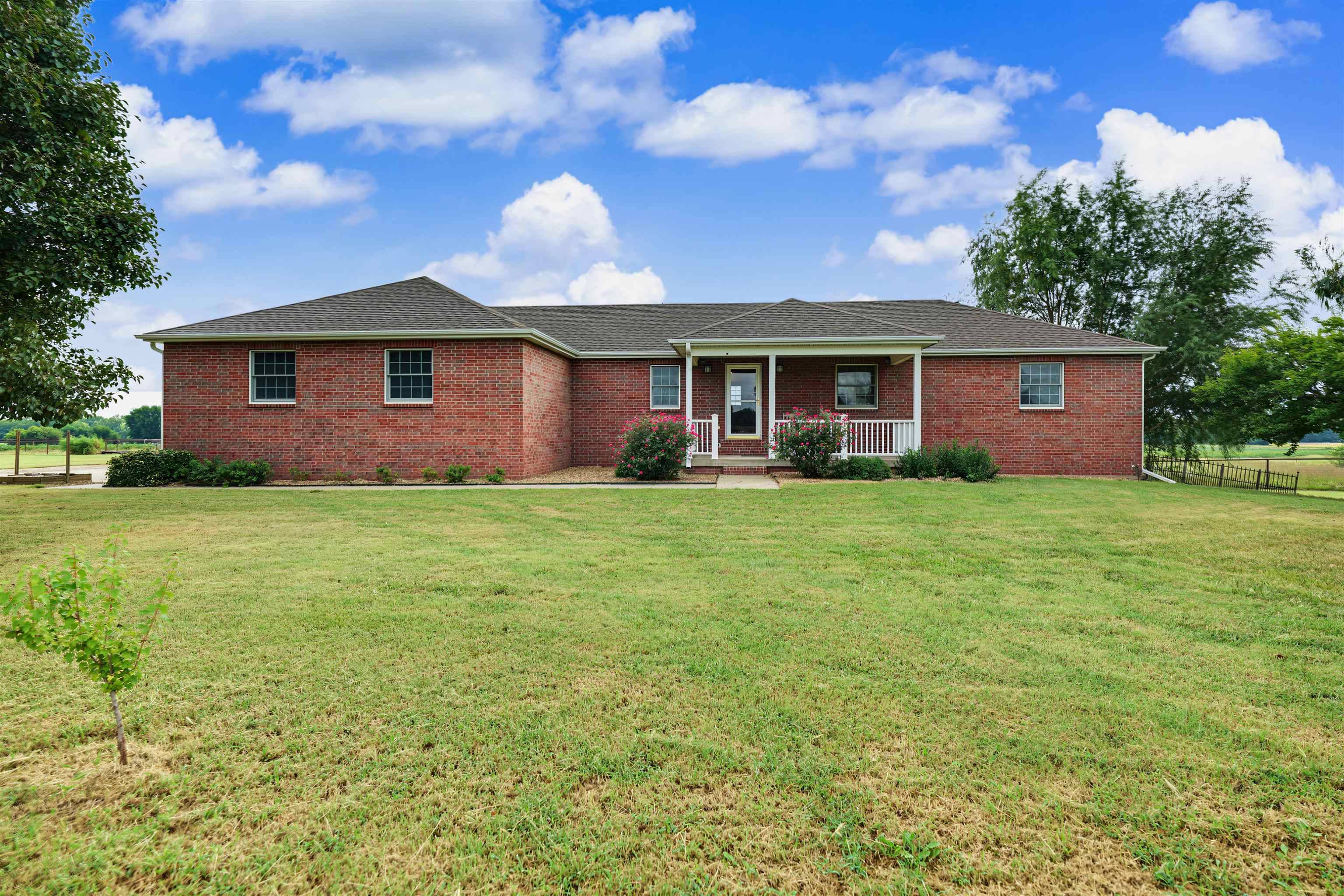 2418 Flag Rd, Abilene, KS 67410