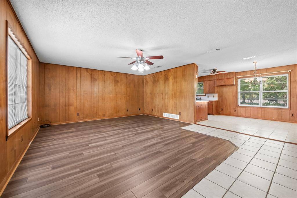 3092 N Trinity Street, Decatur, TX 76234