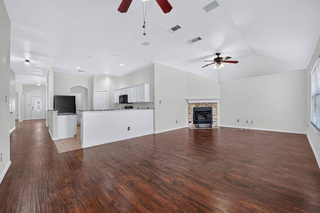 4205 Golden Sunset Court, Fort Worth, TX 76244