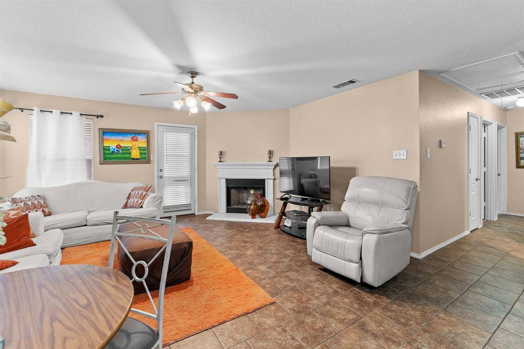 729 Pheasant Road, Saginaw, TX 76131