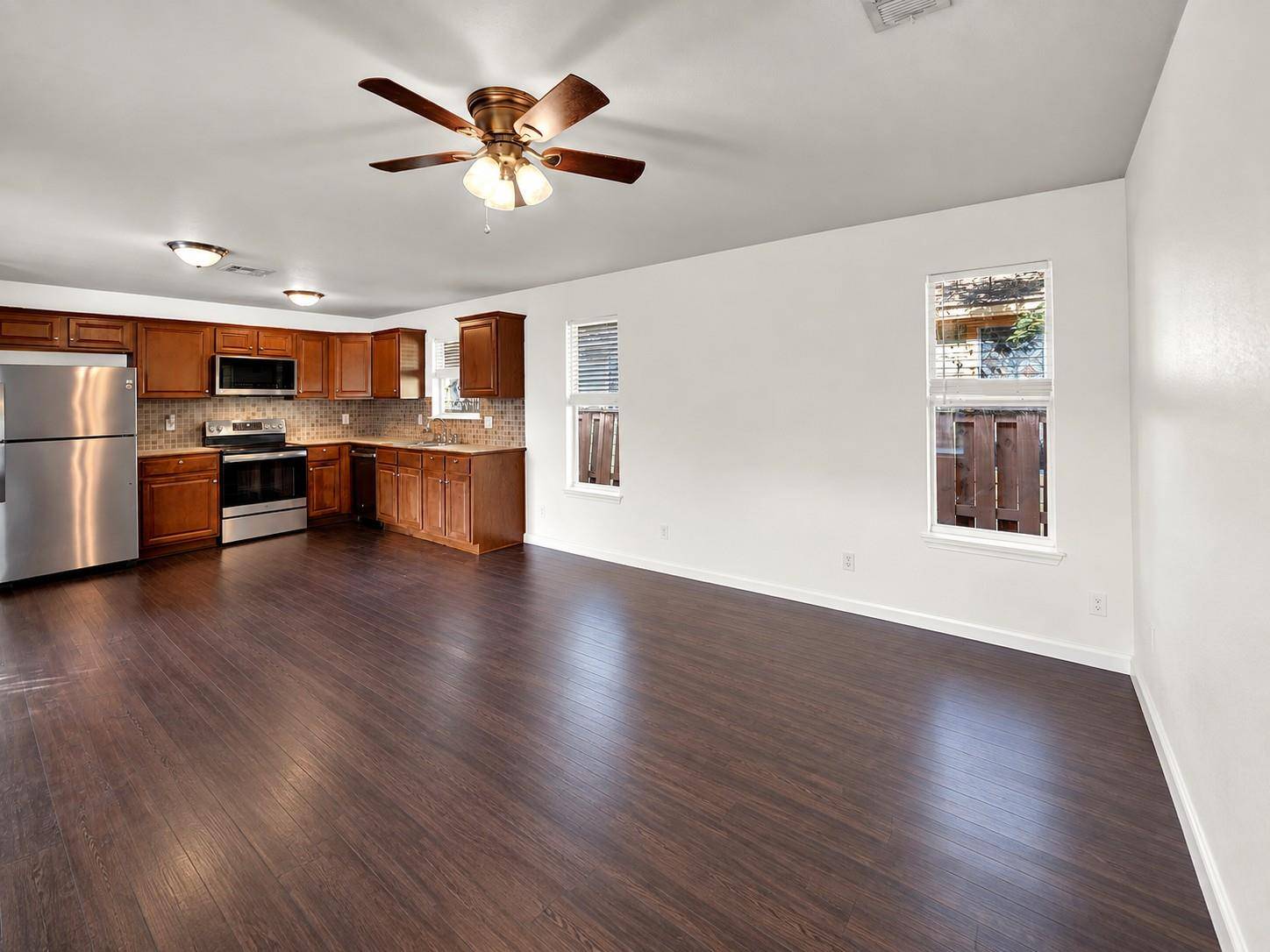 301 Armstrong ST, San Marcos, TX 78666