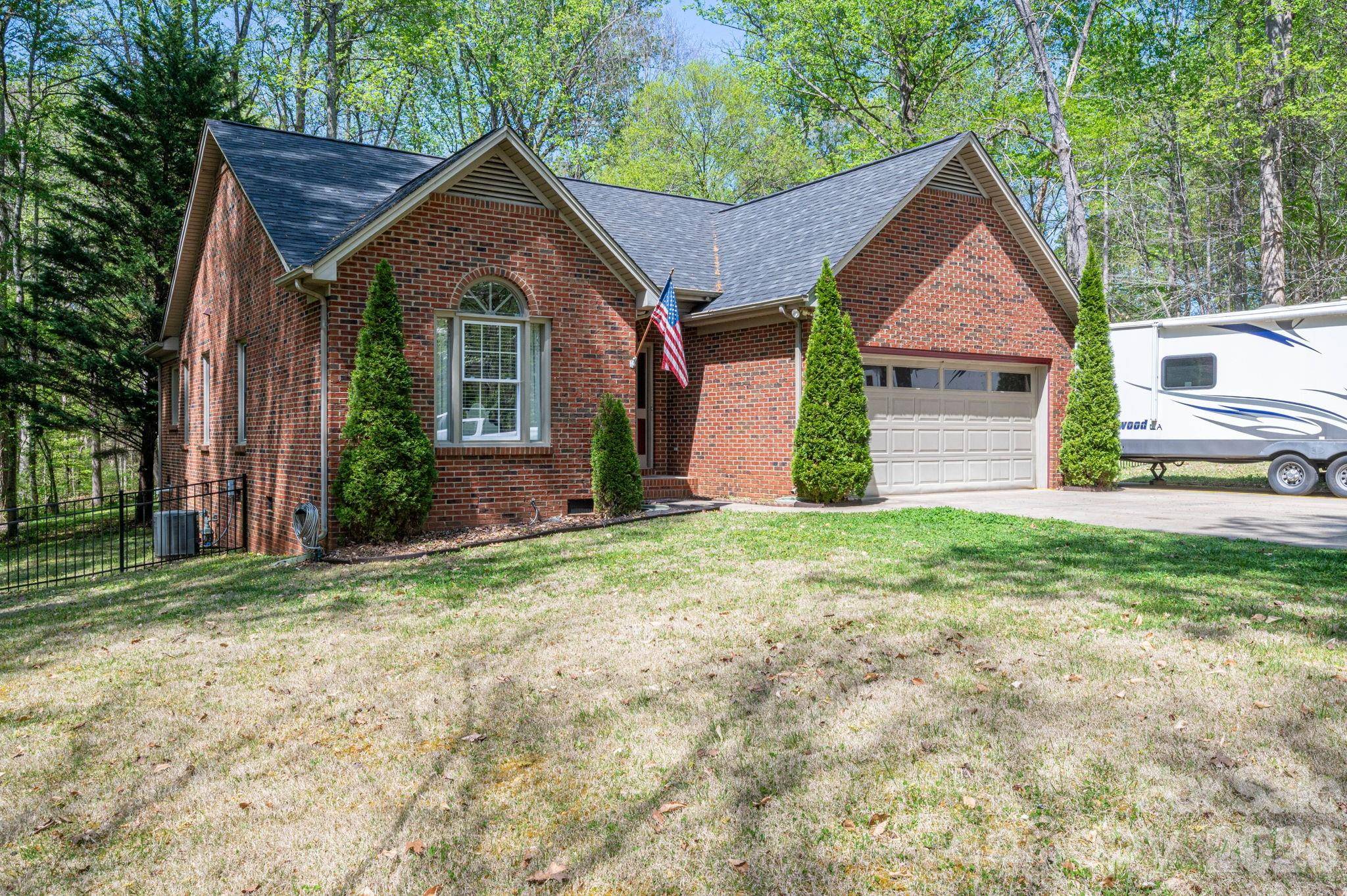 335 Cape Breton TRL, Gastonia, NC 28056