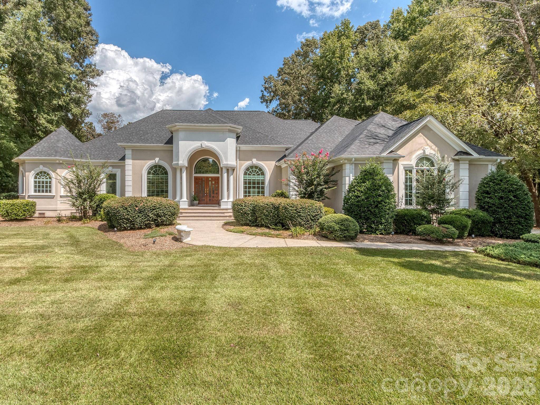 1733 White Pond LN, Waxhaw, NC 28173