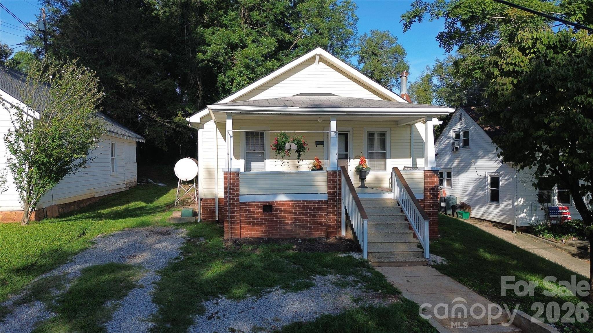 44 Ellis ST, Marion, NC 28752