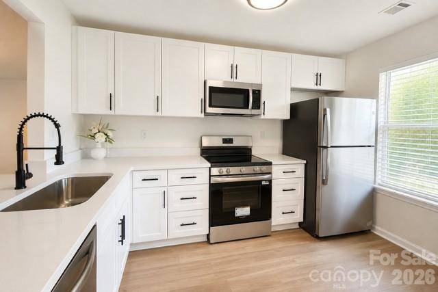 8275 Golf Ridge DR, Charlotte, NC 28277