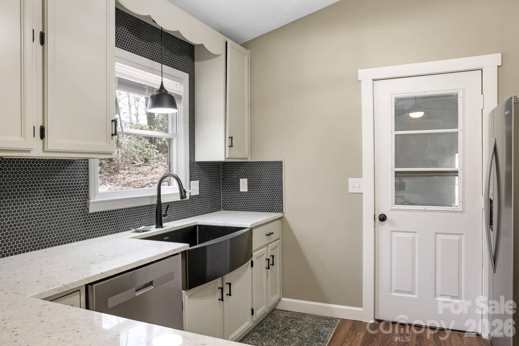 417 Soquili DR, Brevard, NC 28712