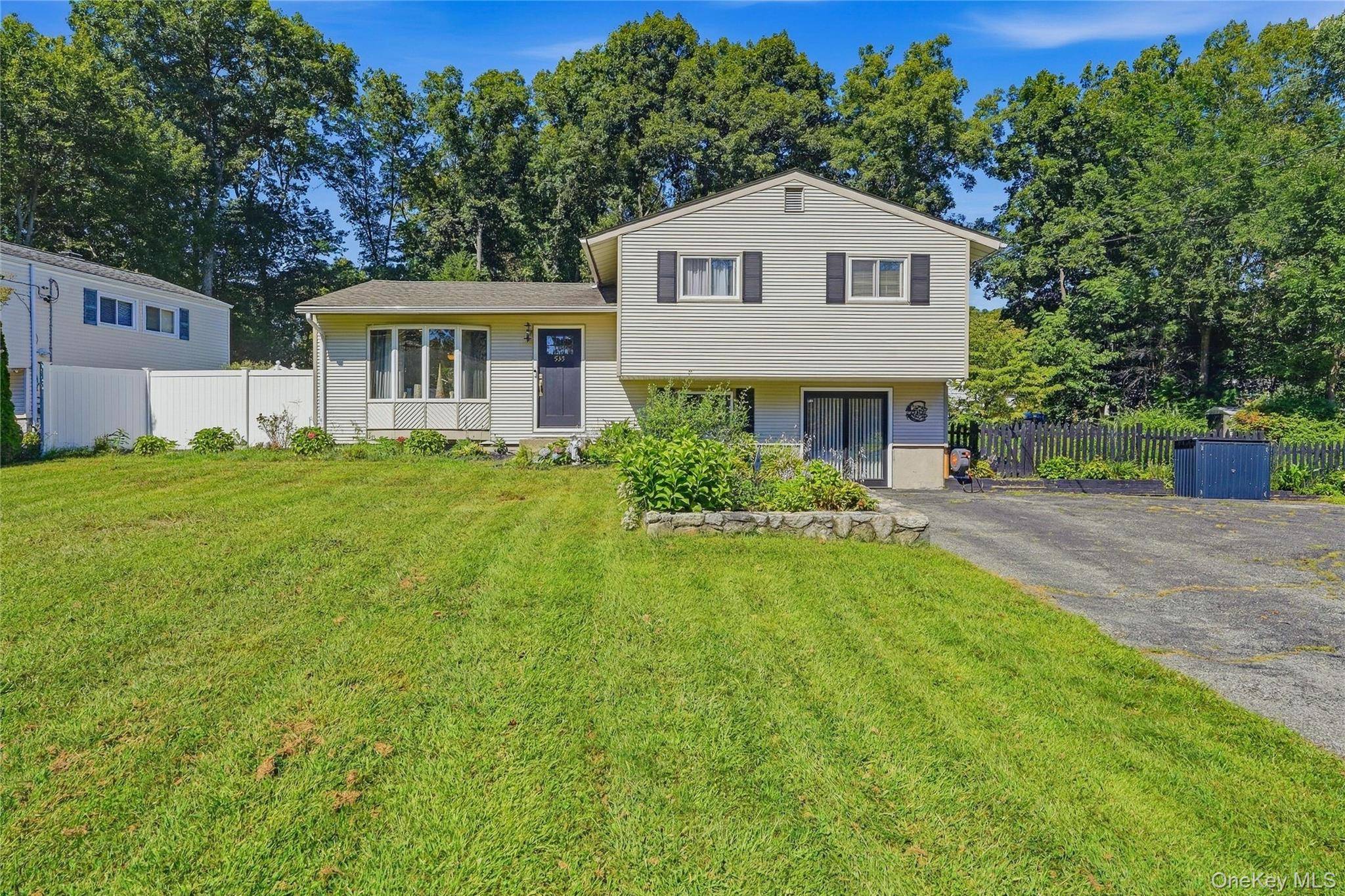 535 Westbrook DR, Cortlandt Manor, NY 10567